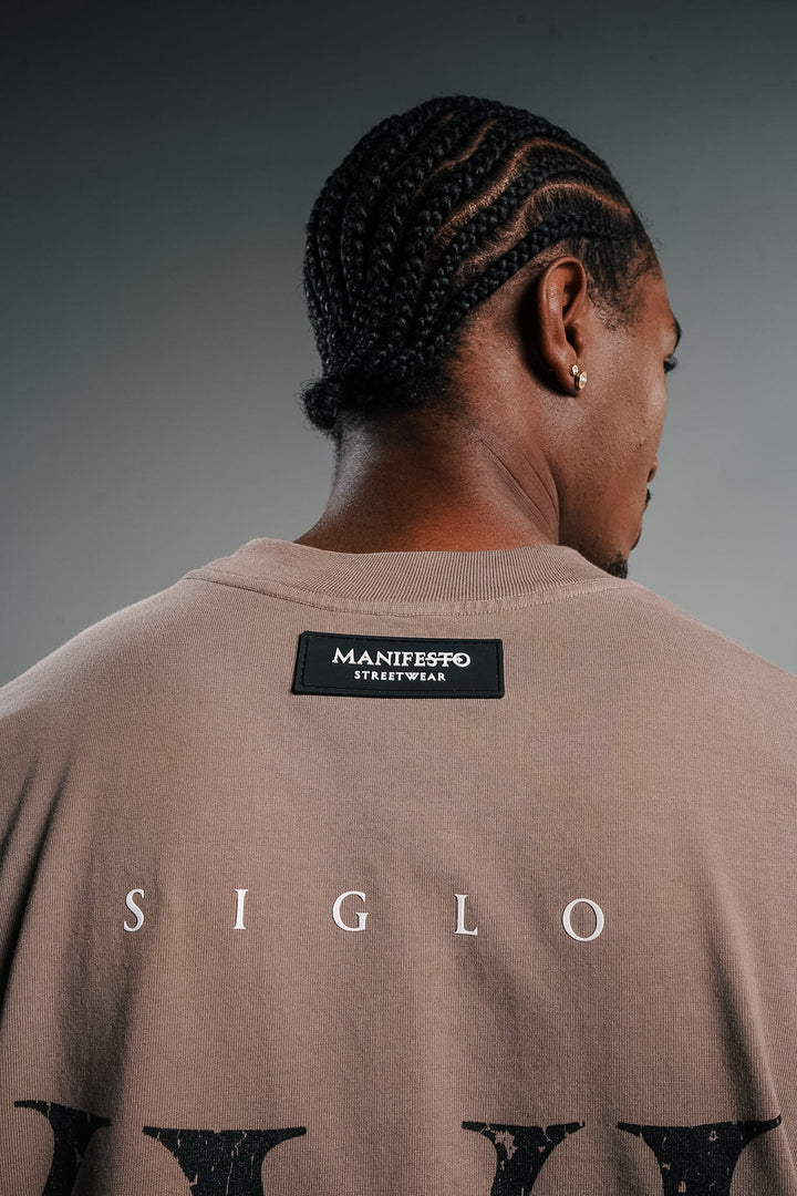 Manifesto camiseta oversize barroco café