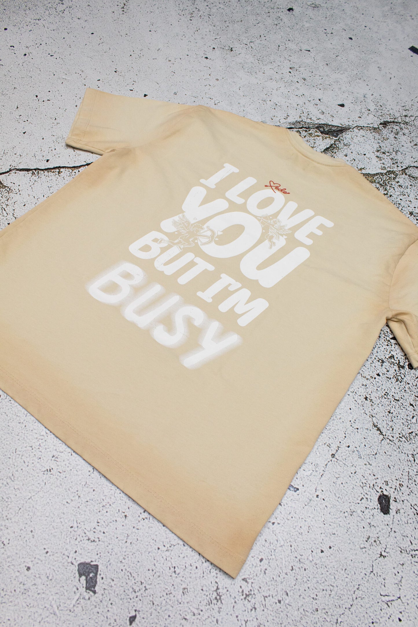 Mede i´m busy tee