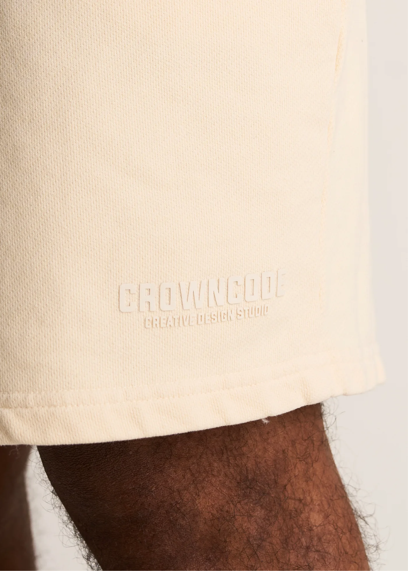 Crowncode short creative studio - crema
