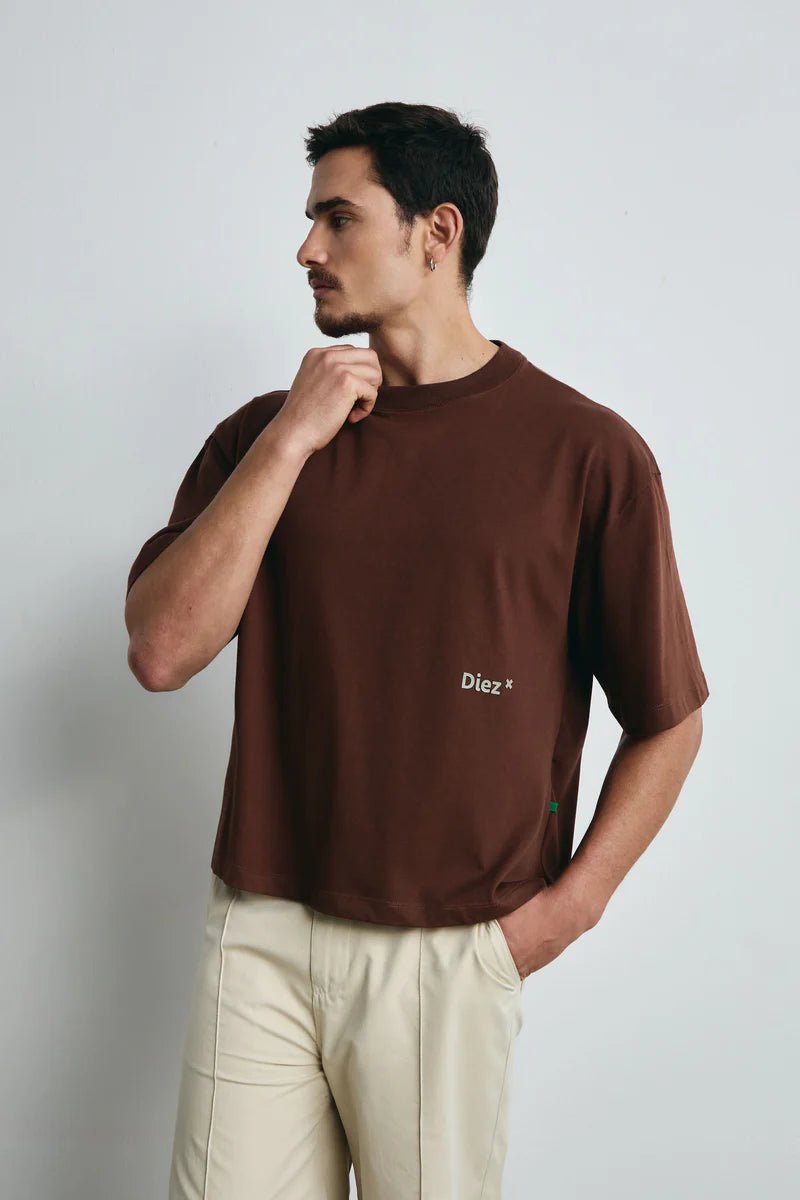 Diez Camiseta Boxy Fit Oversized X Chocolate