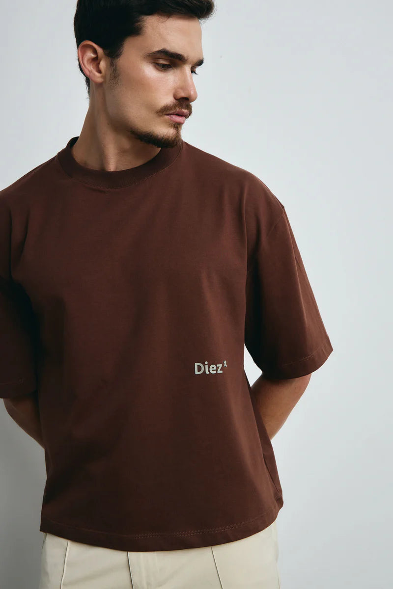 Diez Camiseta Boxy Fit Oversized X Chocolate