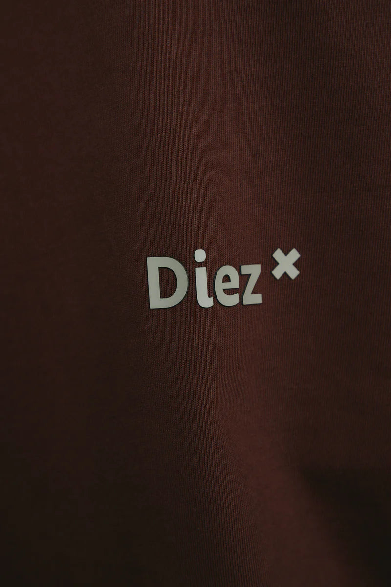Diez Camiseta Boxy Fit Oversized X Chocolate