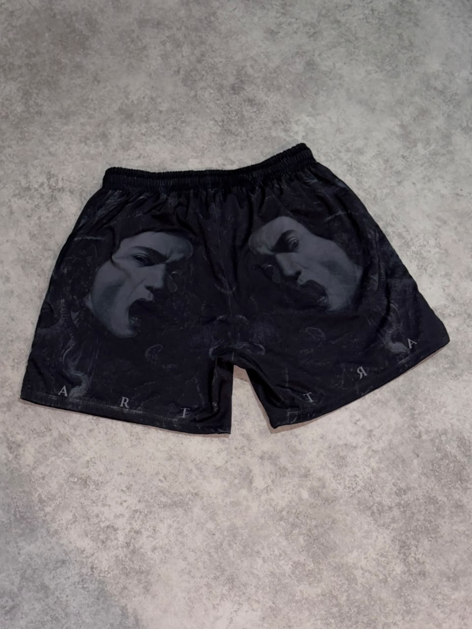 Manifesto Short Medusa