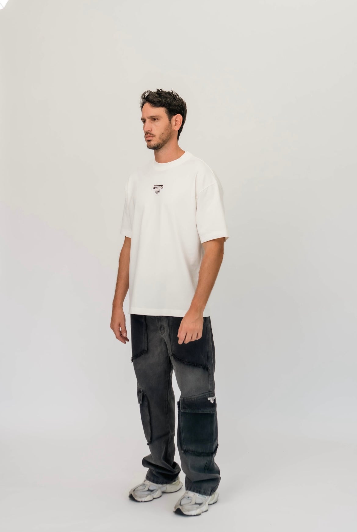 Artdist script ivory t-shirt