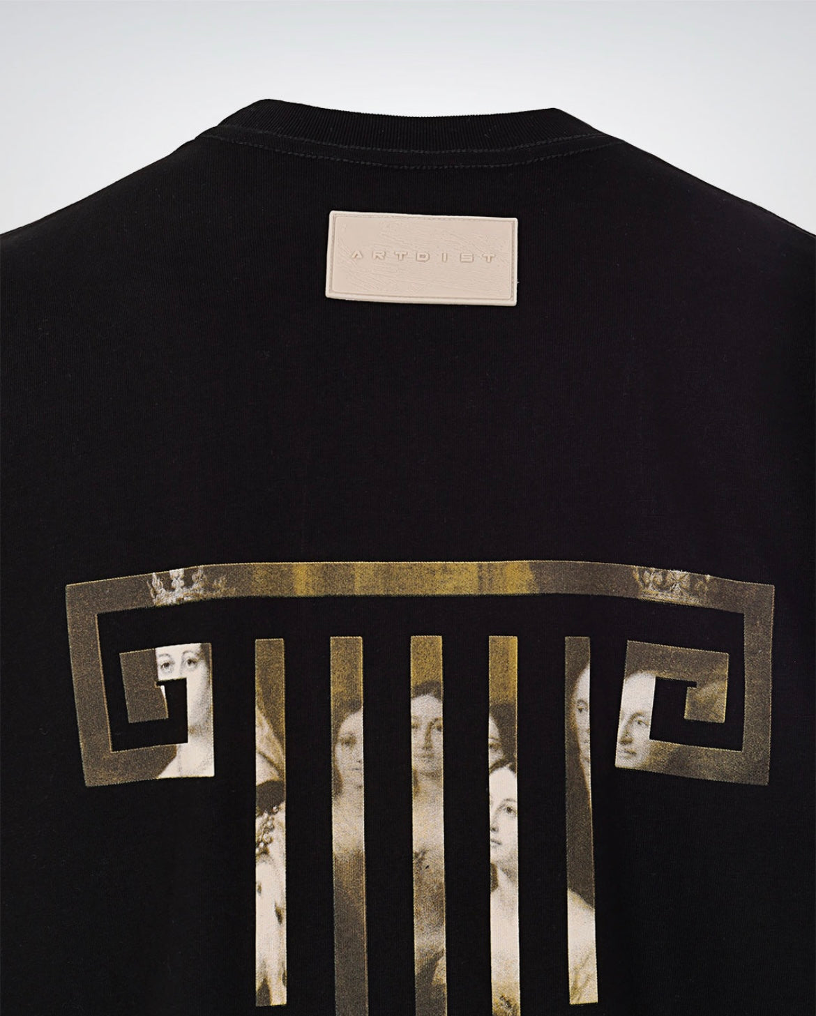 Artdist verse black t-shirt