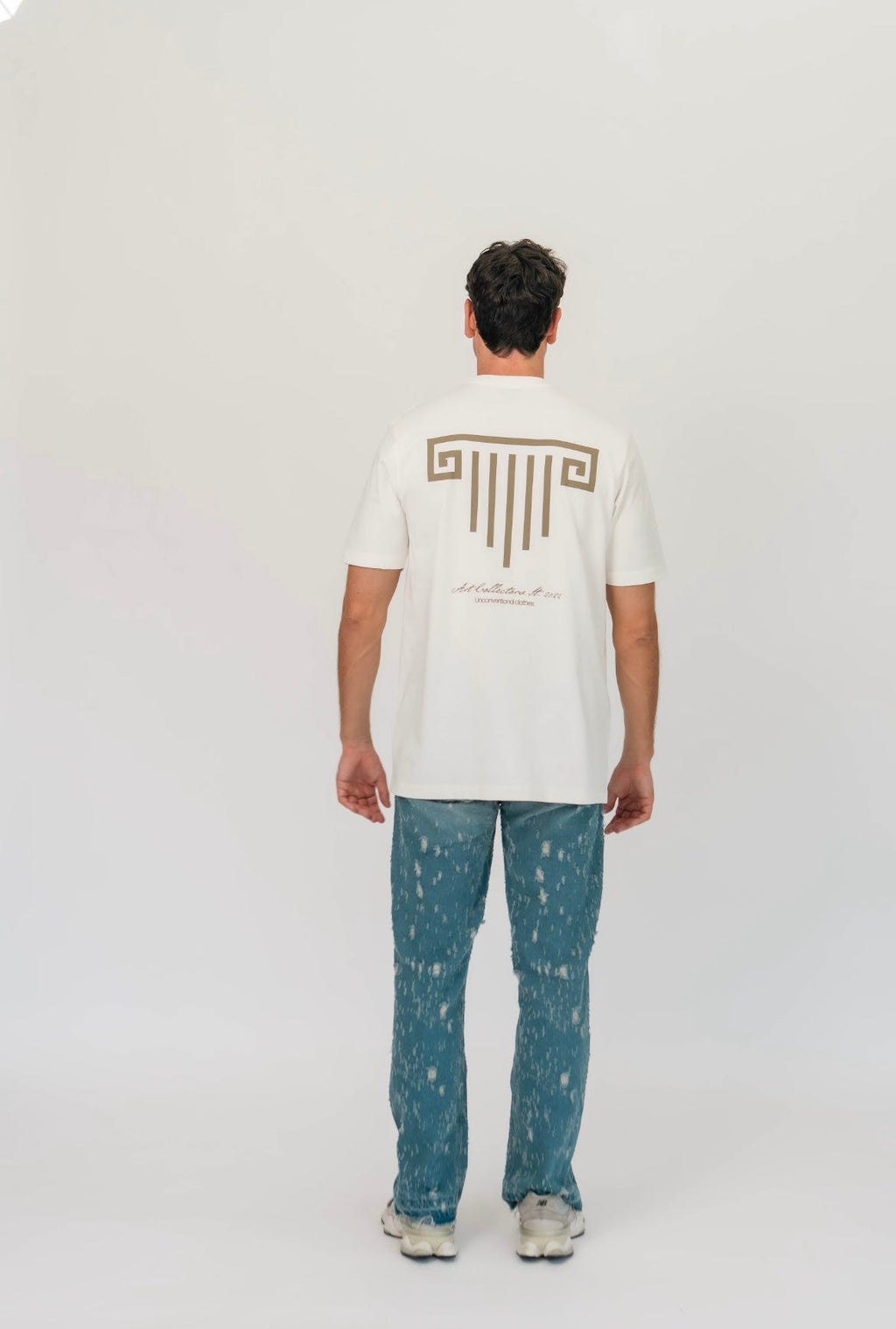 Artdist signature ivory t-shirt