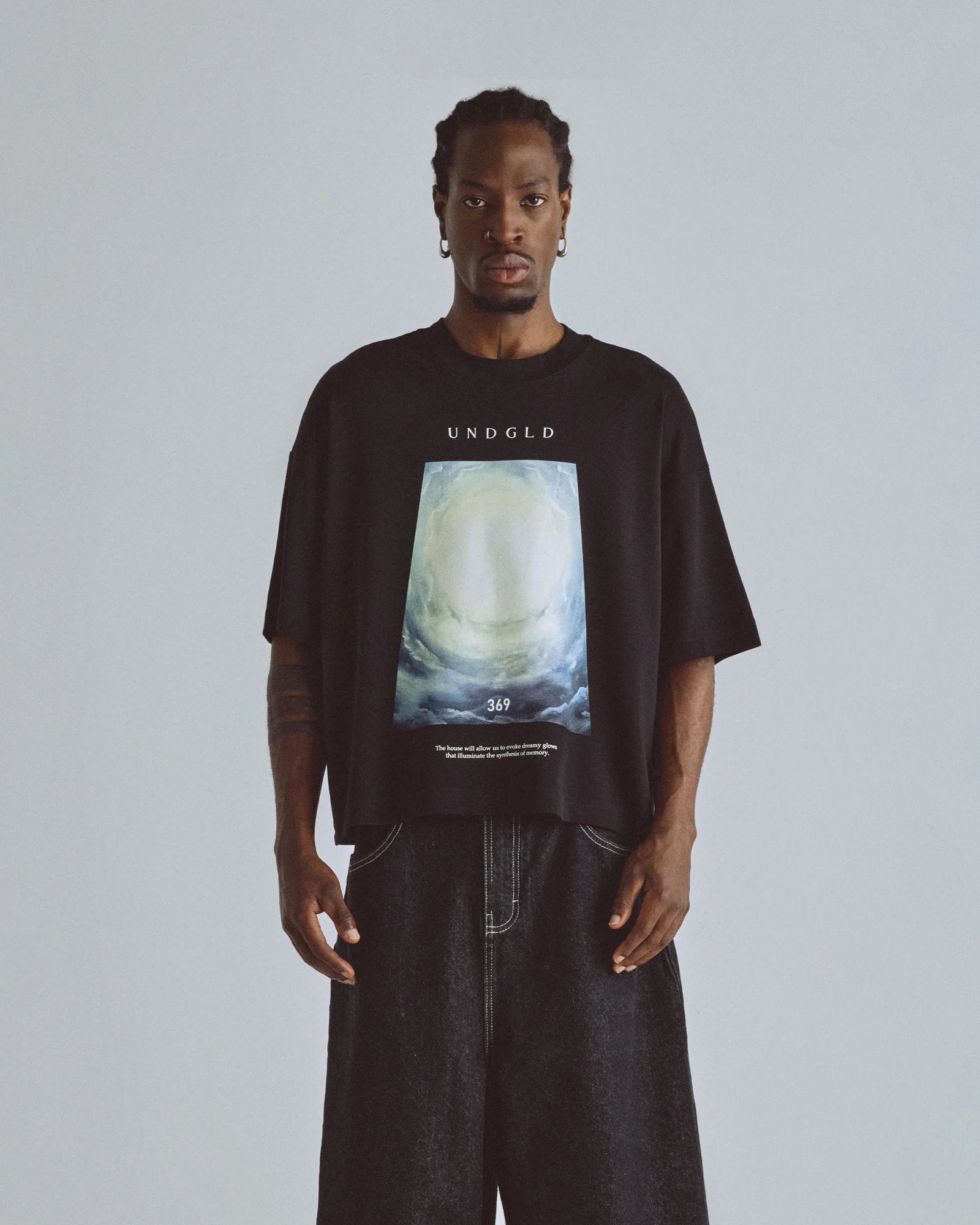 Undergold Eternal Tunnel Boxy Fit Tshirt Black