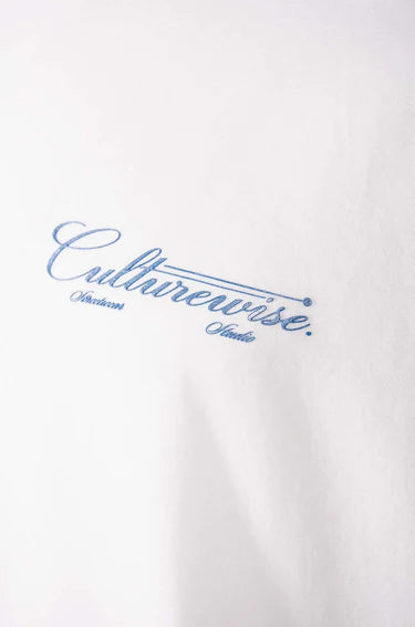 Culturewise Camiseta blanca Crursive logo Classic azul CWTR-BASIC2A