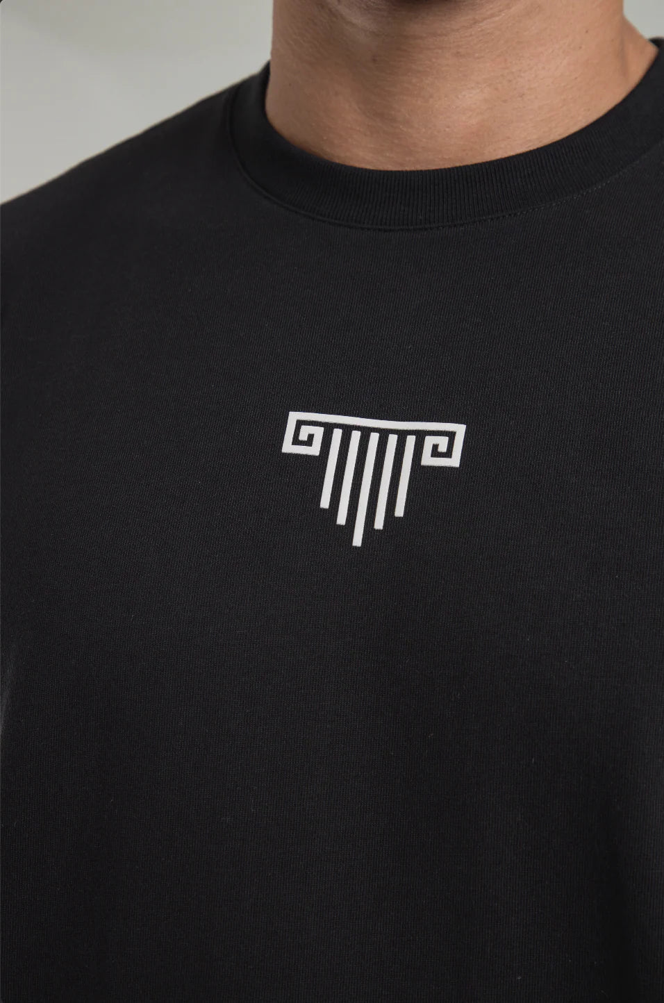 Artdist Essence Black Regular Fit T-Shirt