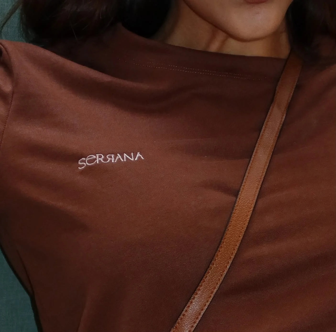 Serrana Camiseta Grecia Café