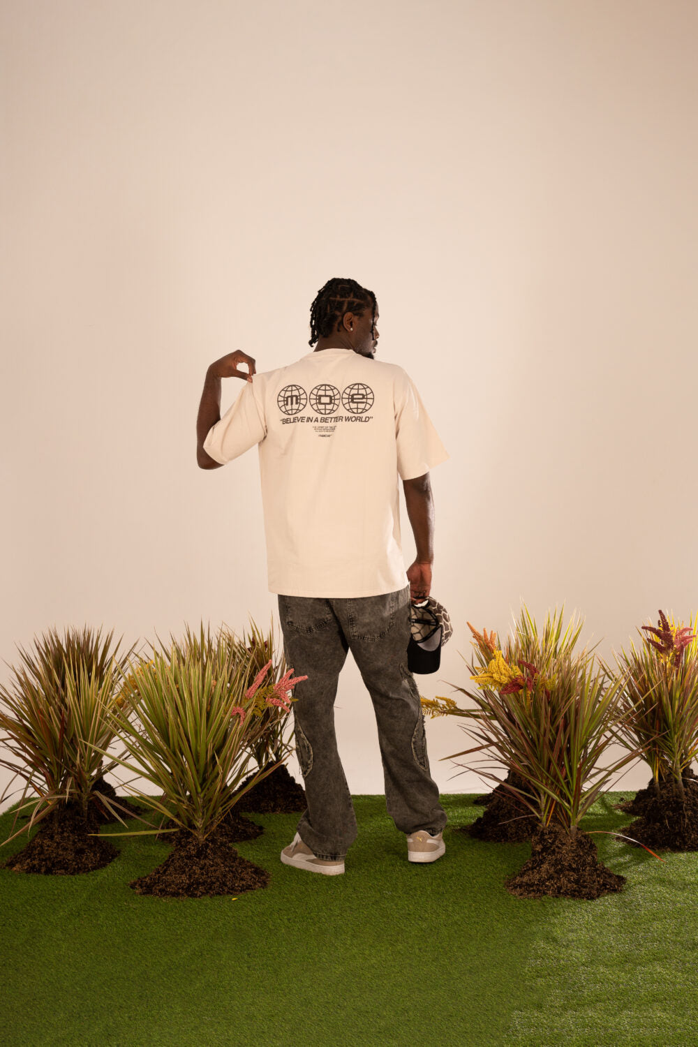 Mede better world basic tee