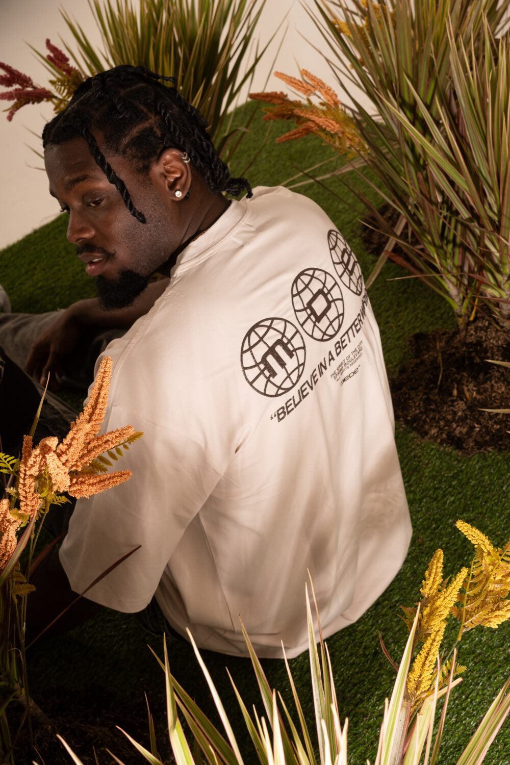 Mede better world basic tee