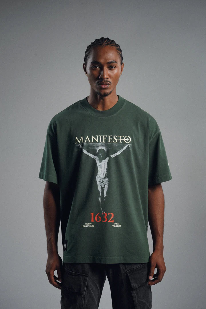Manifesto camiseta oversize cristo crucificado