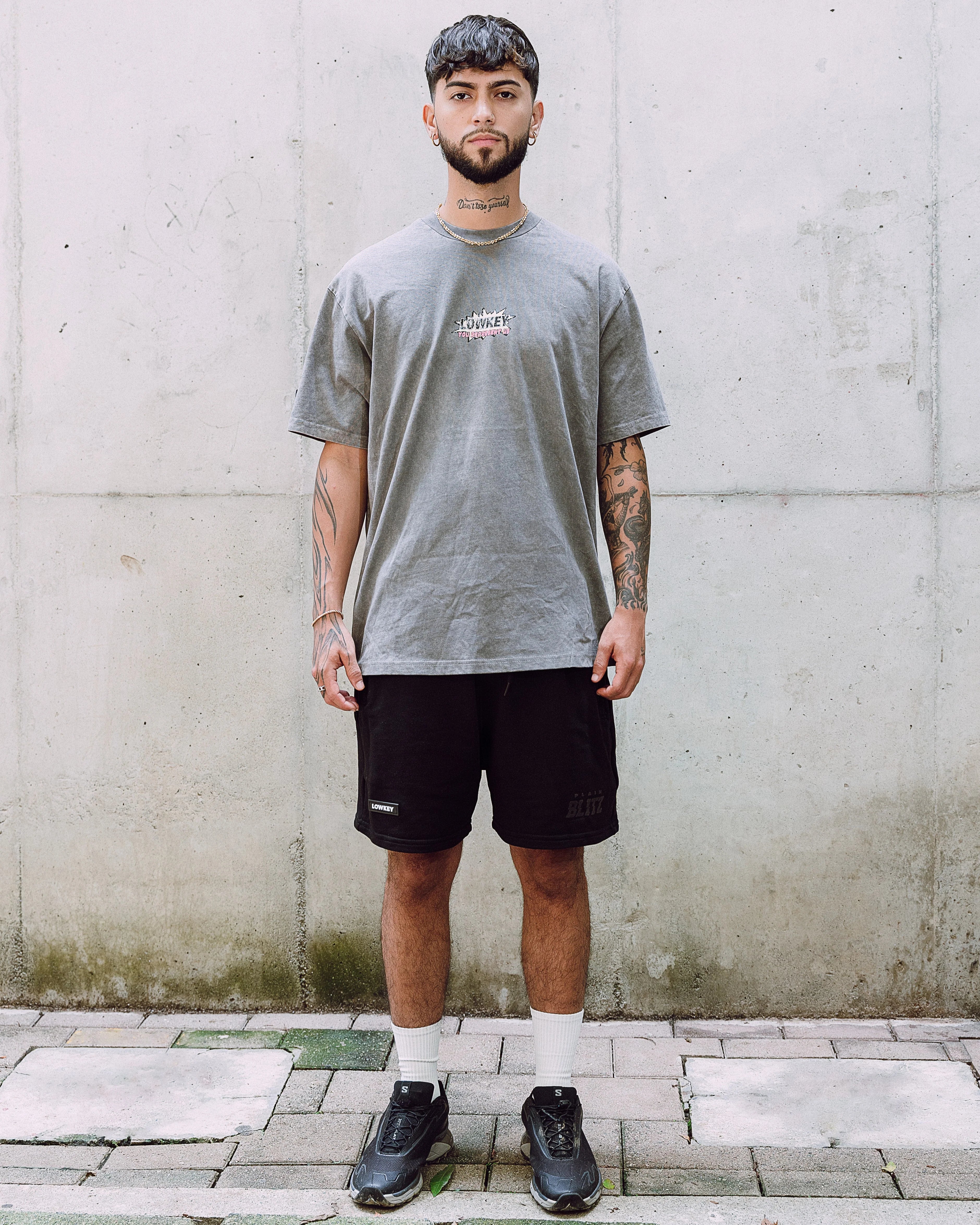 Lowkey camiseta gris wash - graphics 01