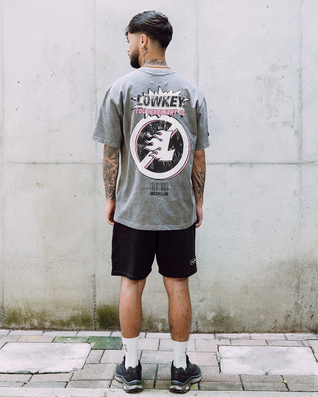Lowkey camiseta gris wash - graphics 01
