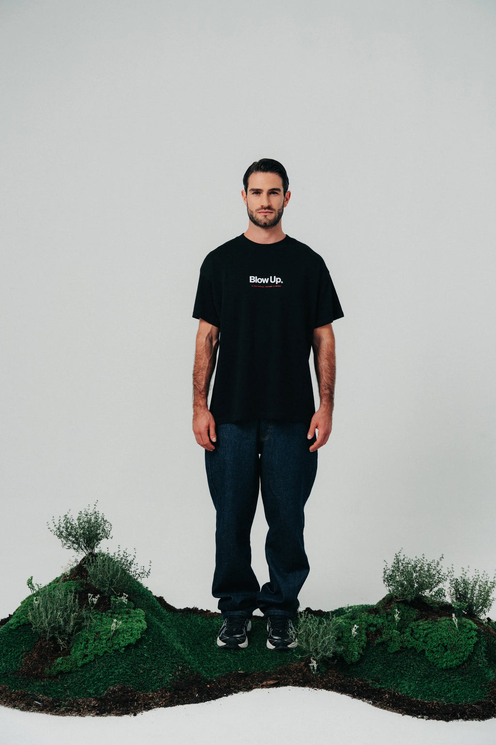 Blow up Regular Fit T-Shirt Black CR35-1100