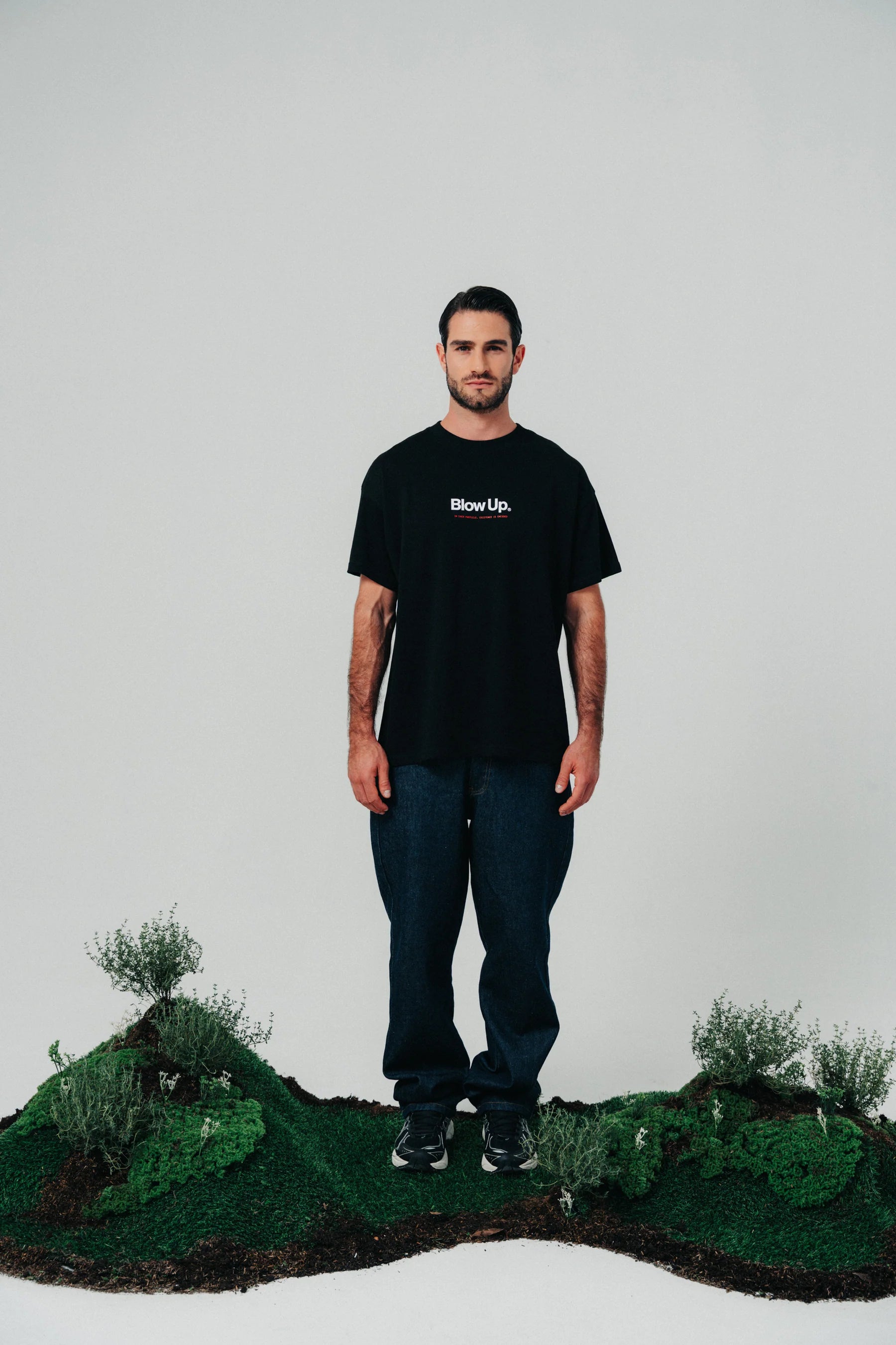 Blow up Regular Fit T-Shirt Black CR35-1100