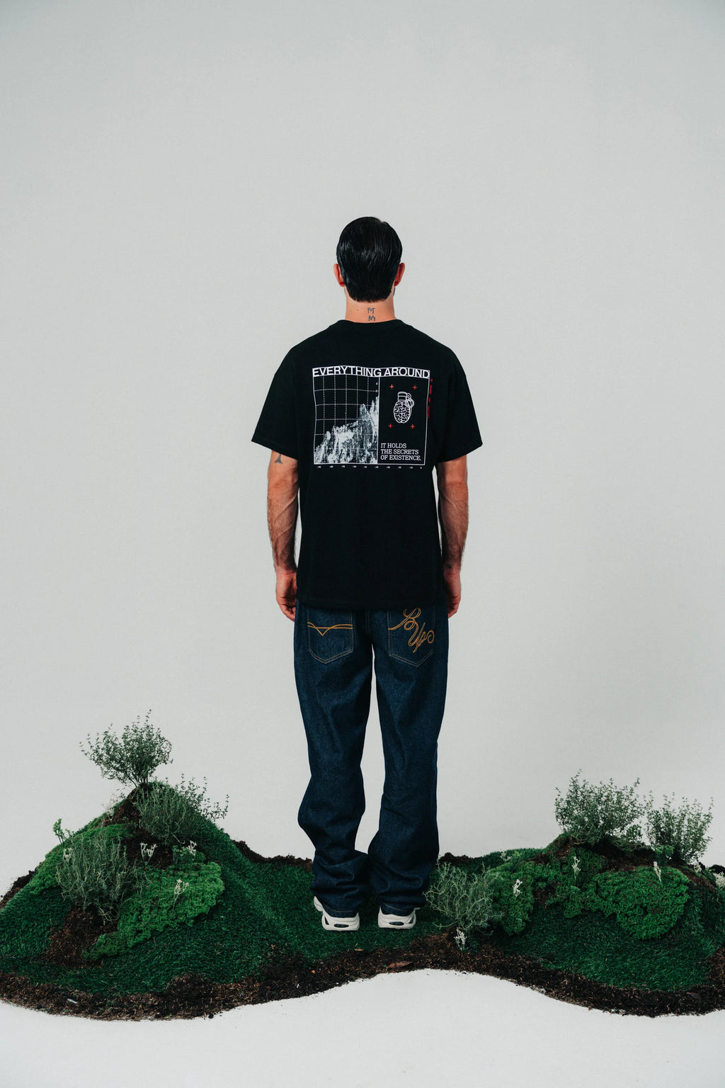 Blow up Regular Fit T-Shirt Black CR35-1100