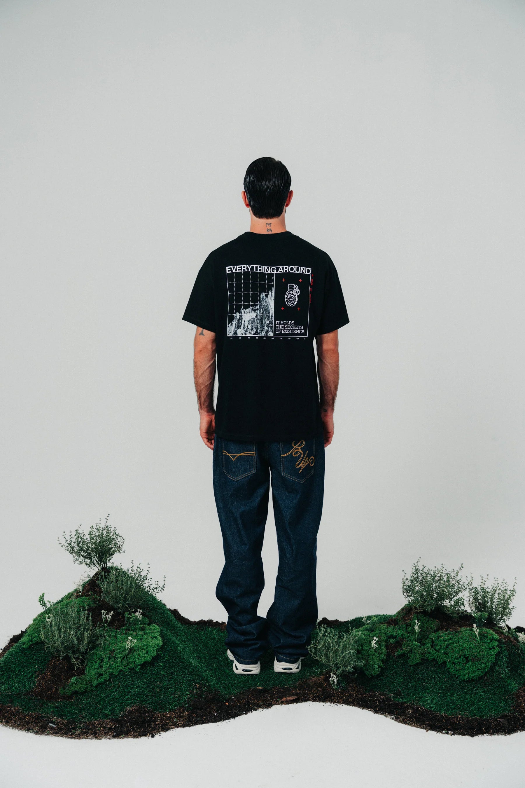 Blow up Regular Fit T-Shirt Black CR35-1100