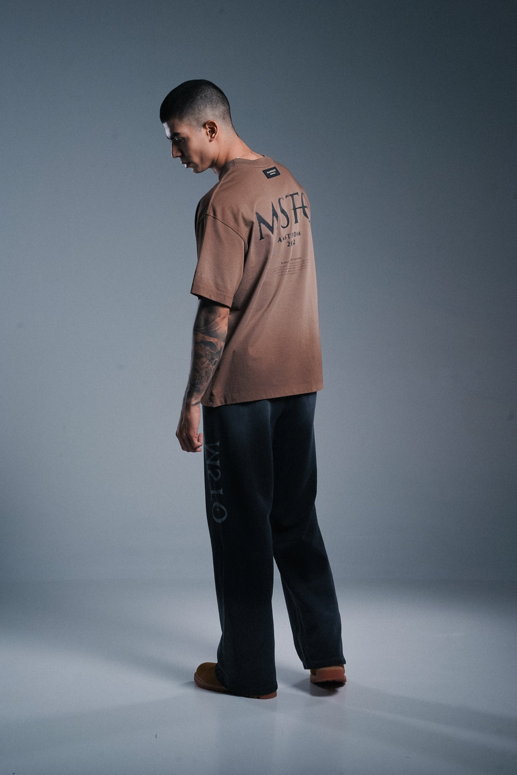 Manifesto camiseta oversize robo del museo van gogh