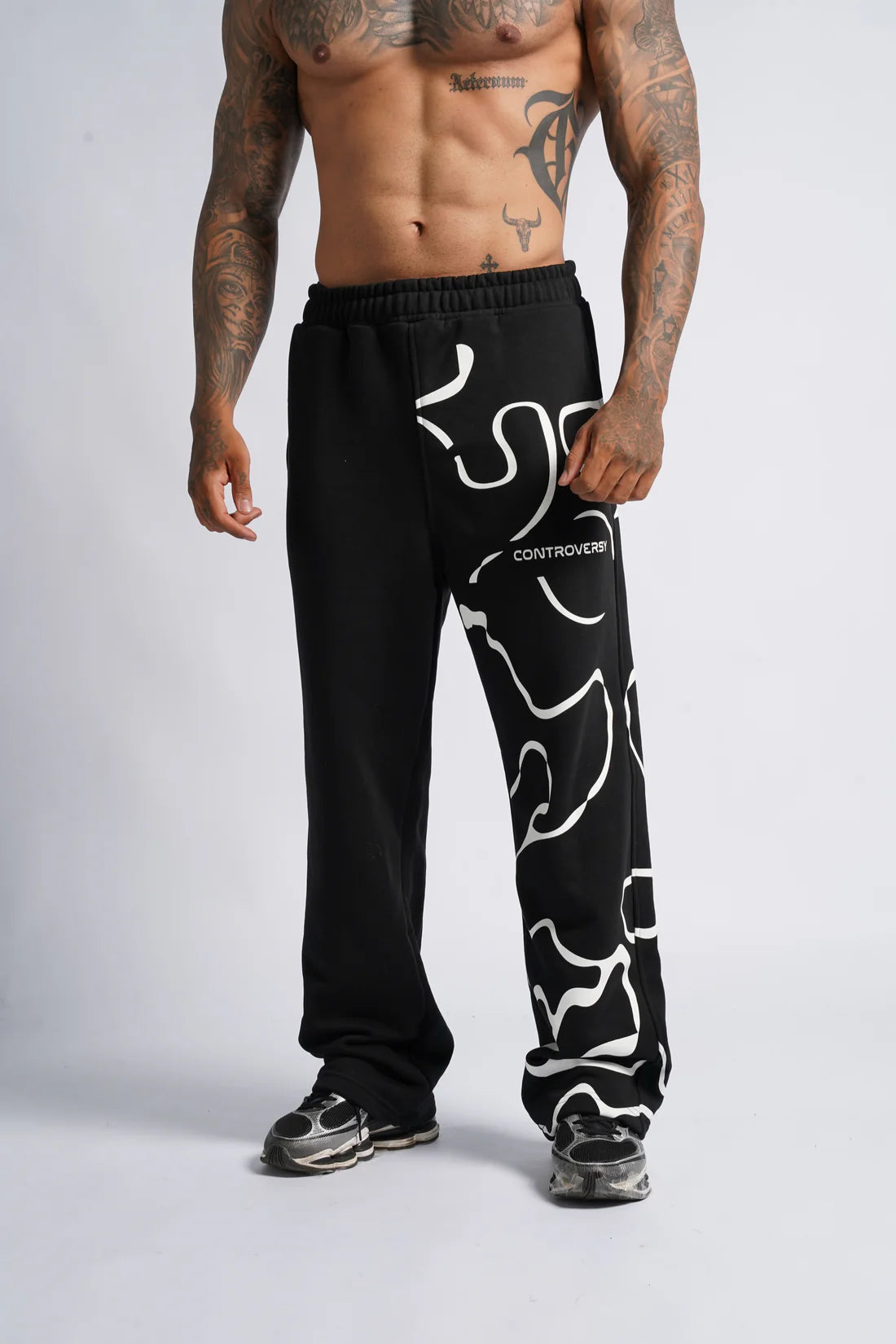 Controversy jogger abstracto