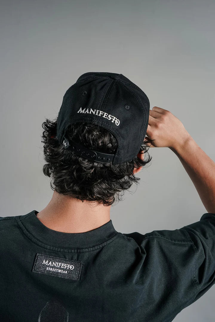 Manifesto gorra peccatori color negro