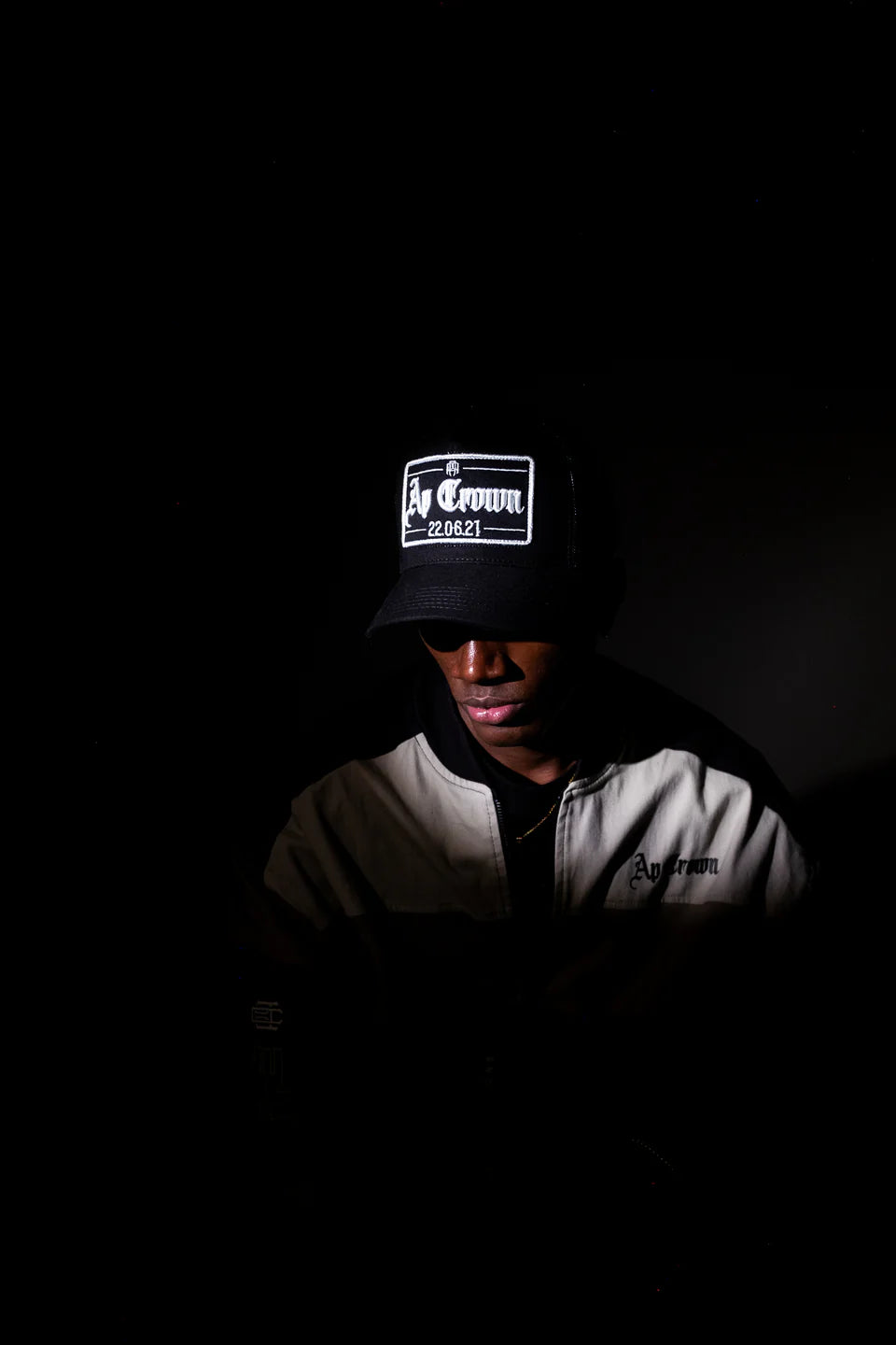 Ap Crown apatch human blk cap AP-117-U