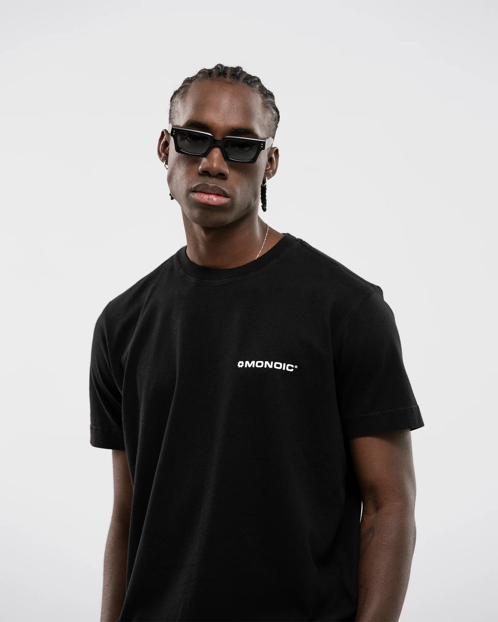 Monoic Camiseta Regular Fit Básica V2 - Negro Oscuro