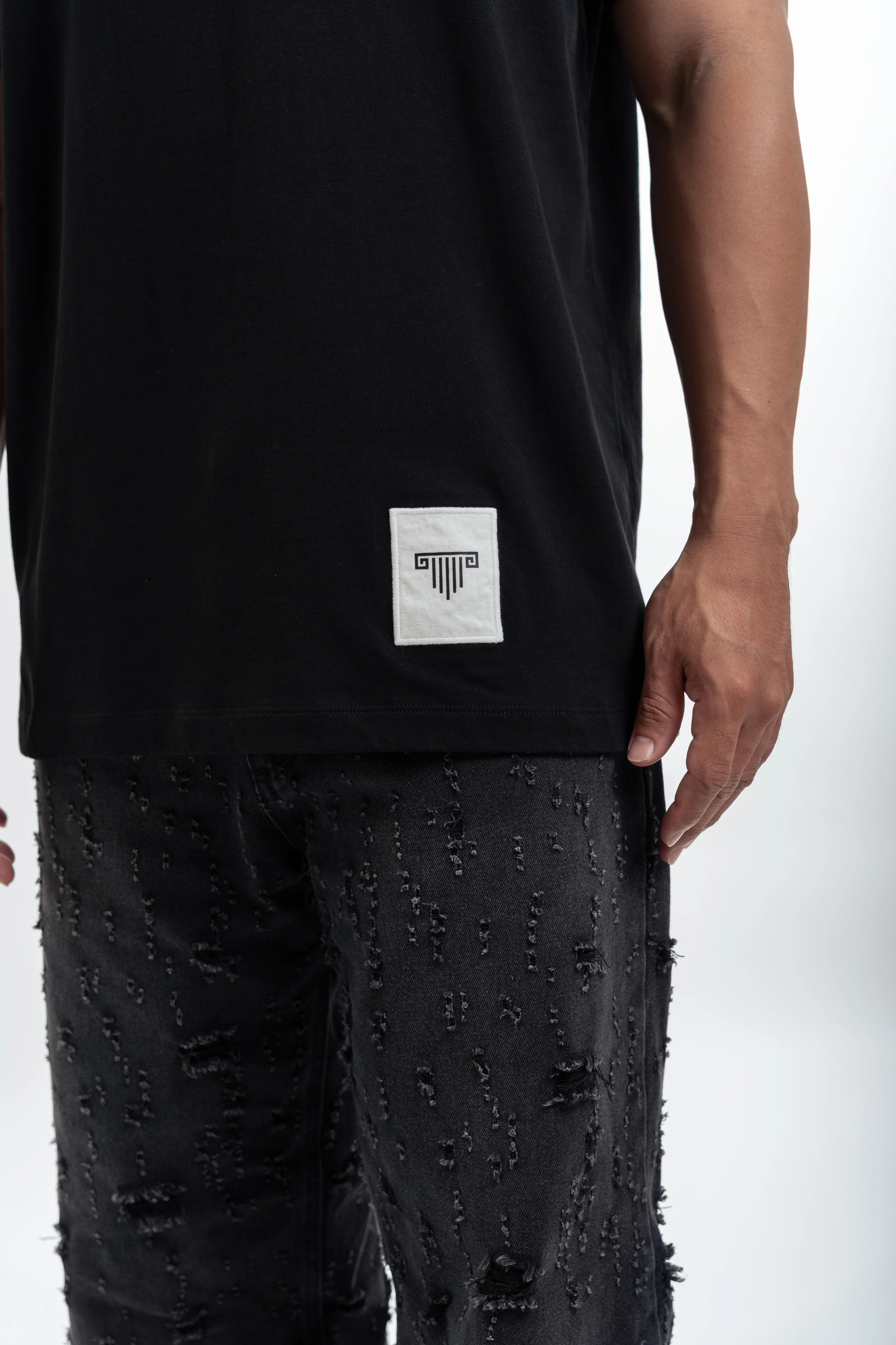 Artdist Echo Black Regular Fit T-Shirt
