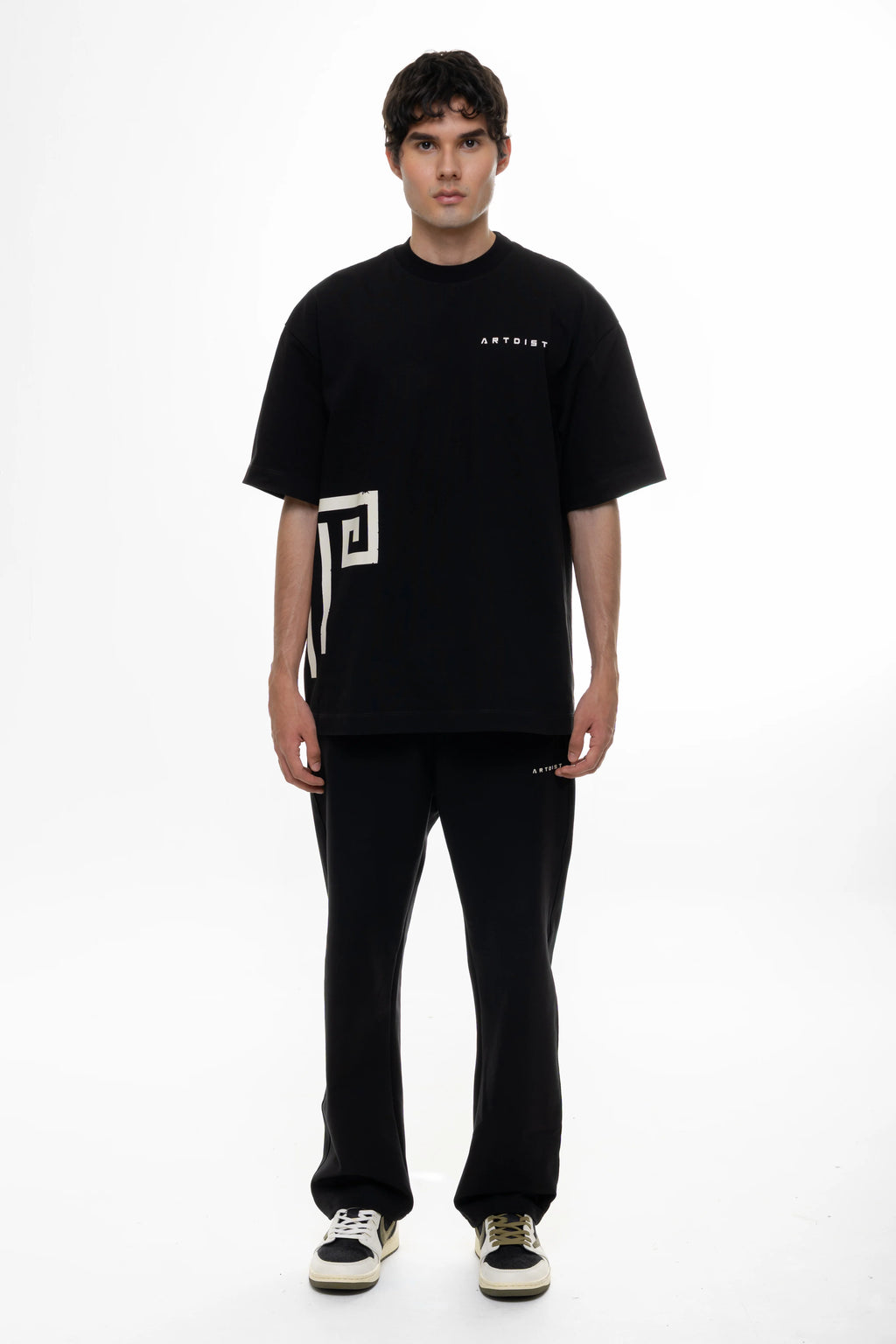 Artdist Apex Black Semioversized Fit T-Shirt