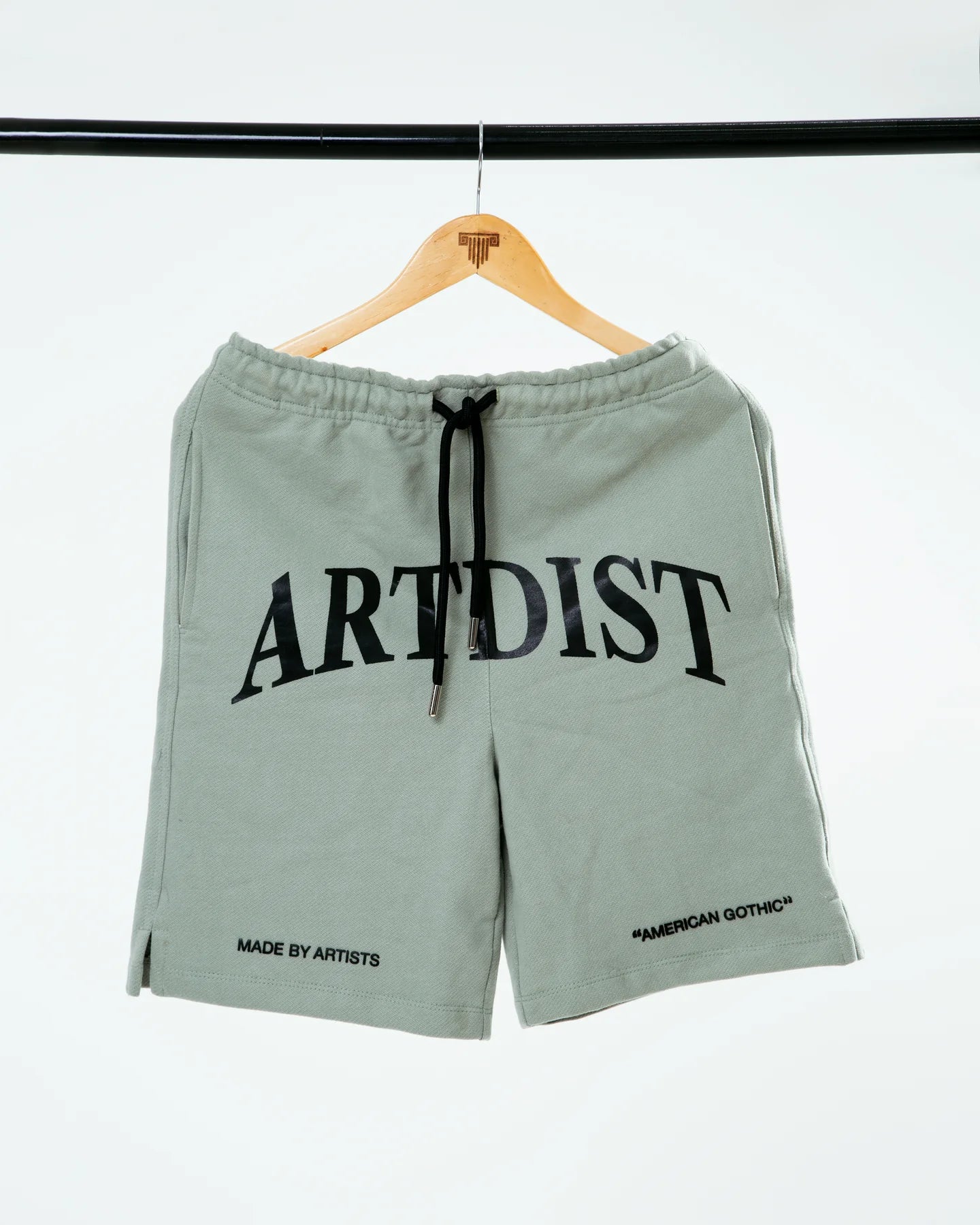 Artdist Basic Olive Shorts