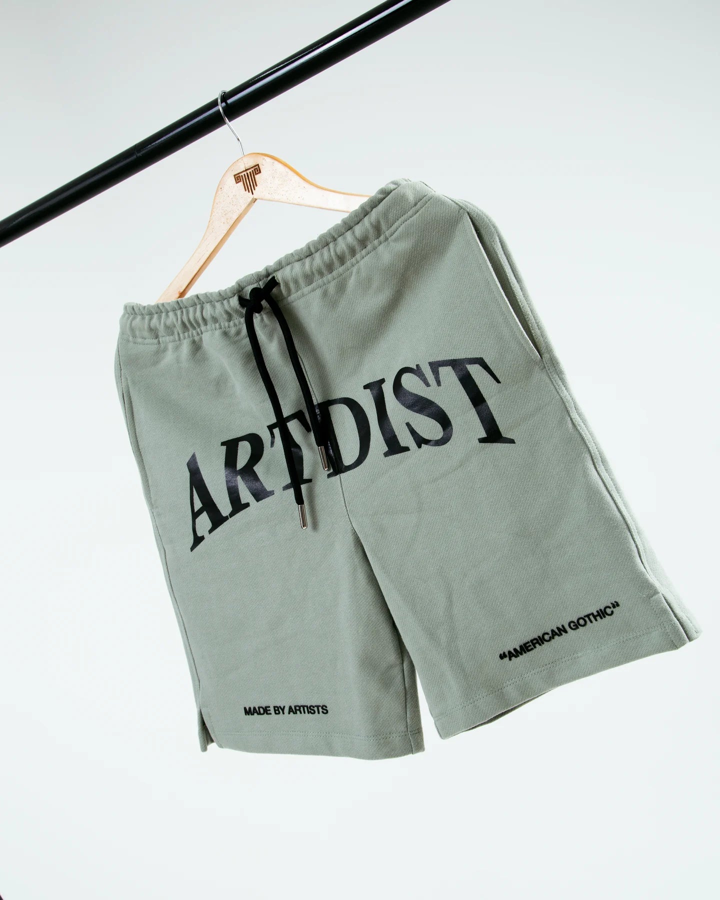 Artdist Basic Olive Shorts