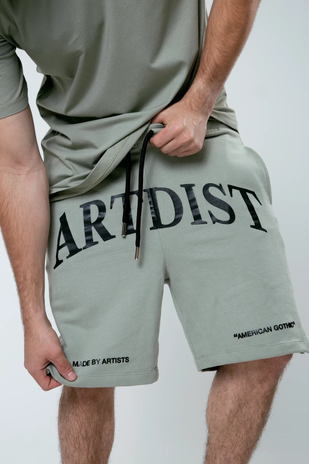 Artdist Basic Olive Shorts