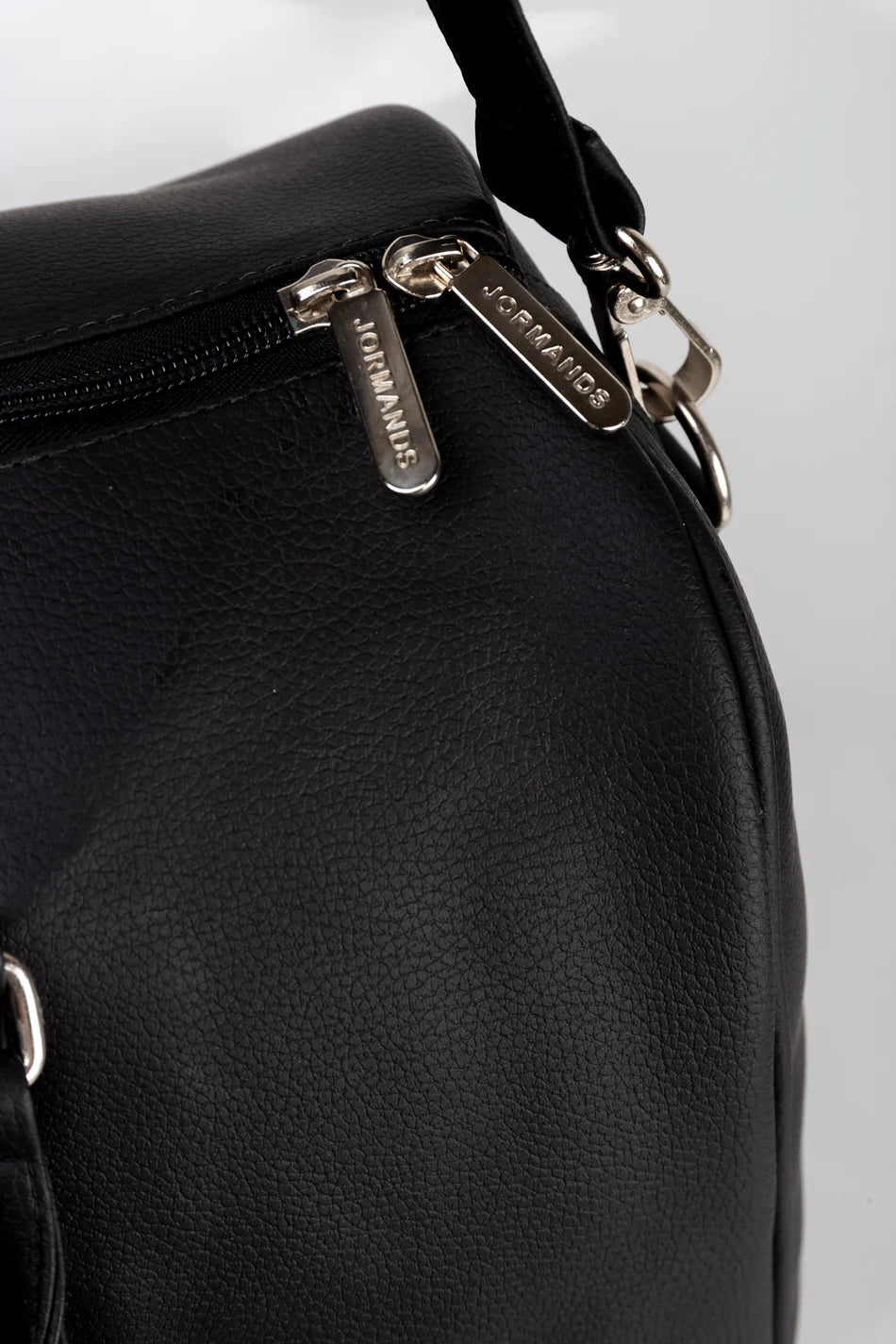 JORMANDS BLACK DUFFEL BAG