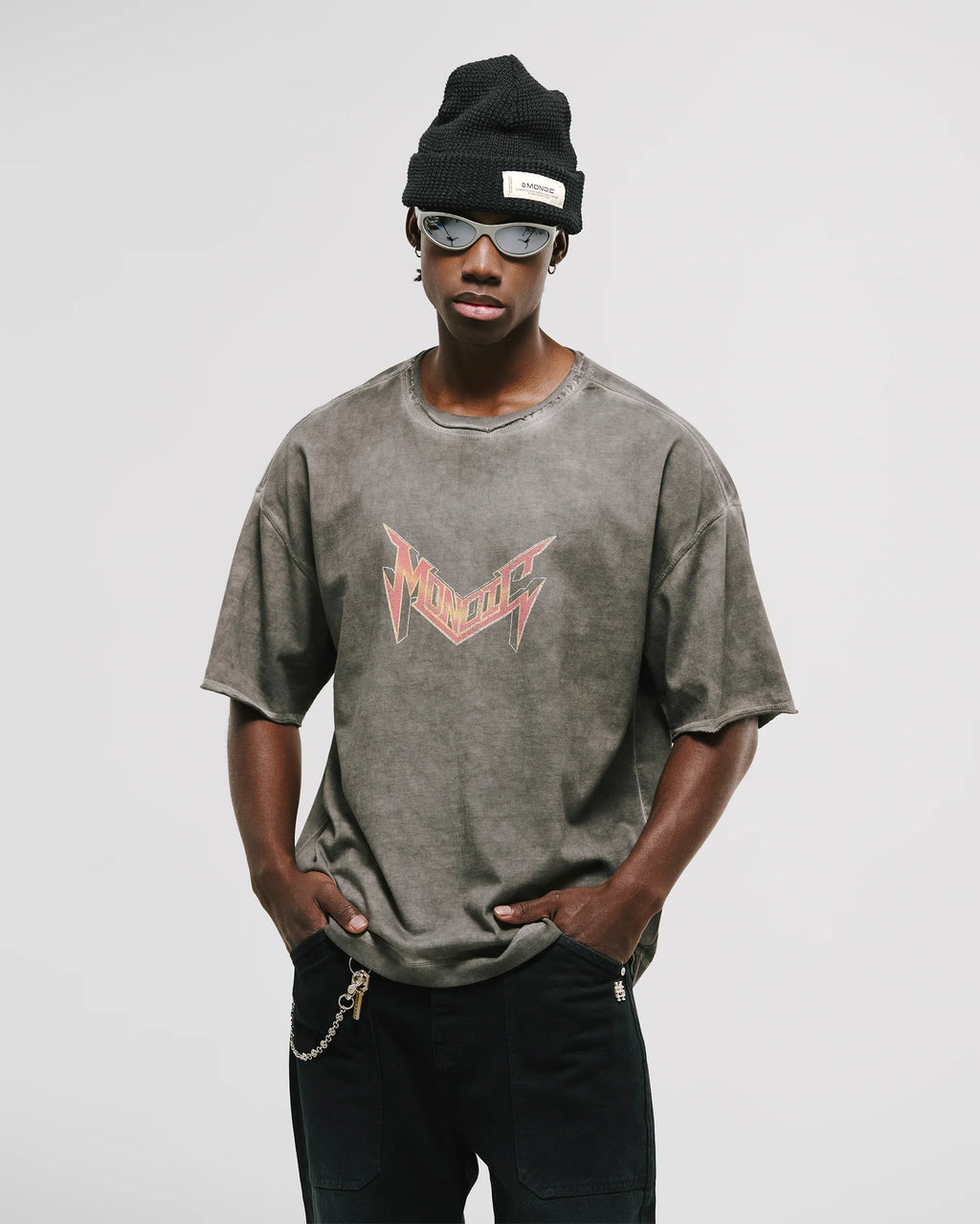 Monoic Camiseta Boxy Fit World Tour - Gris Desgastado (Exclusiva)