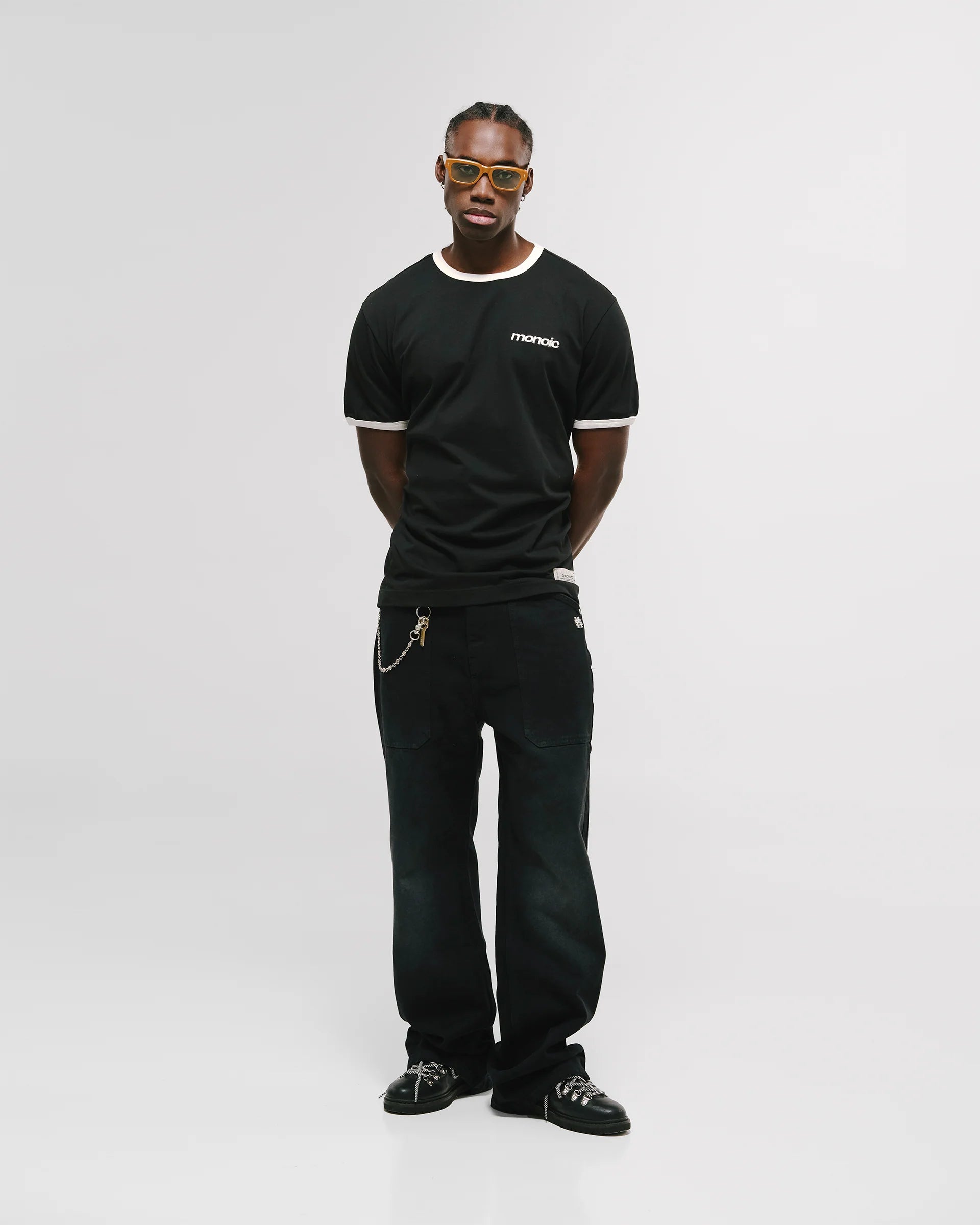Monoic Camiseta Ringer Tee – Negro y Off White