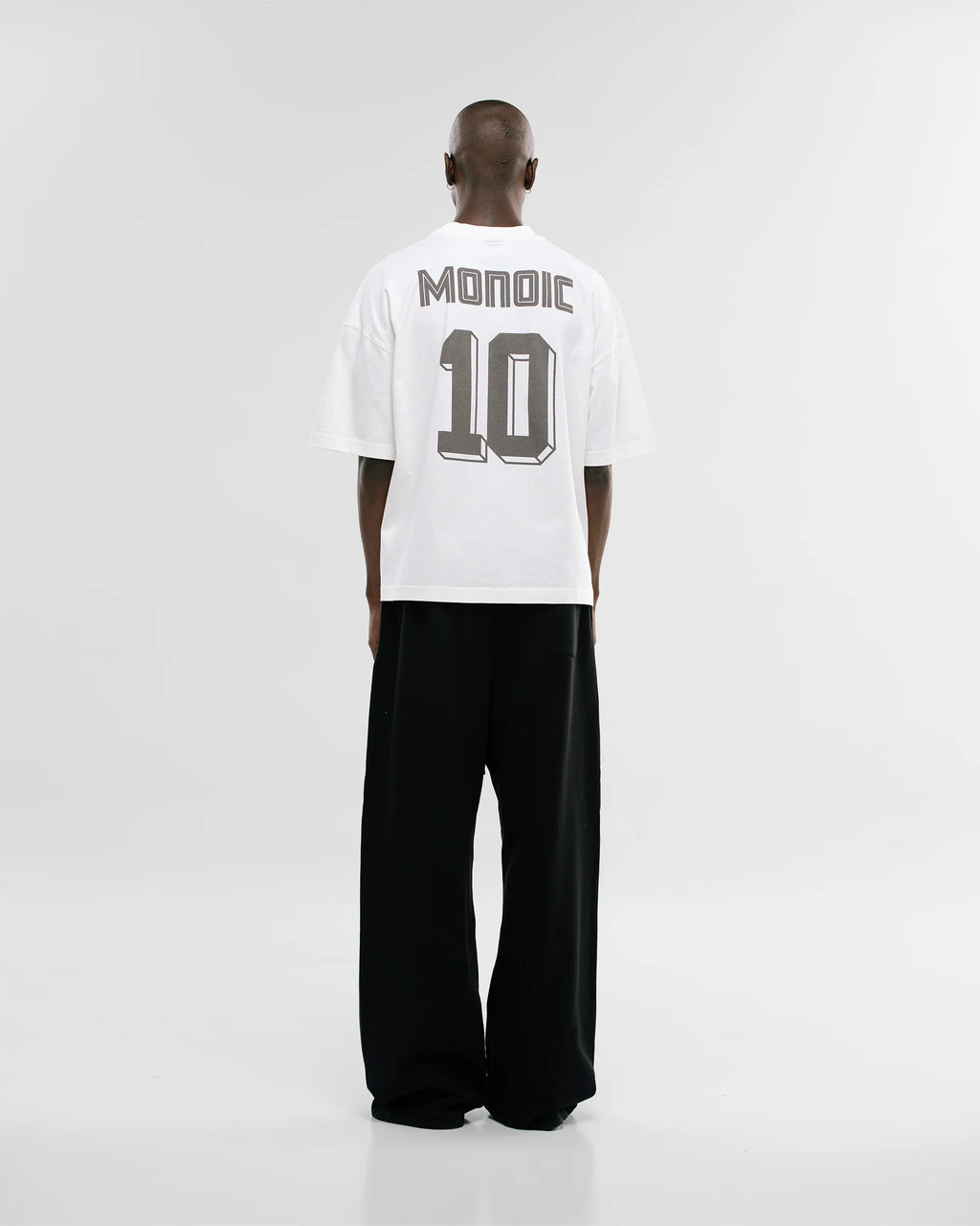 Monoic Jogger Wide Fit Shield - Negro