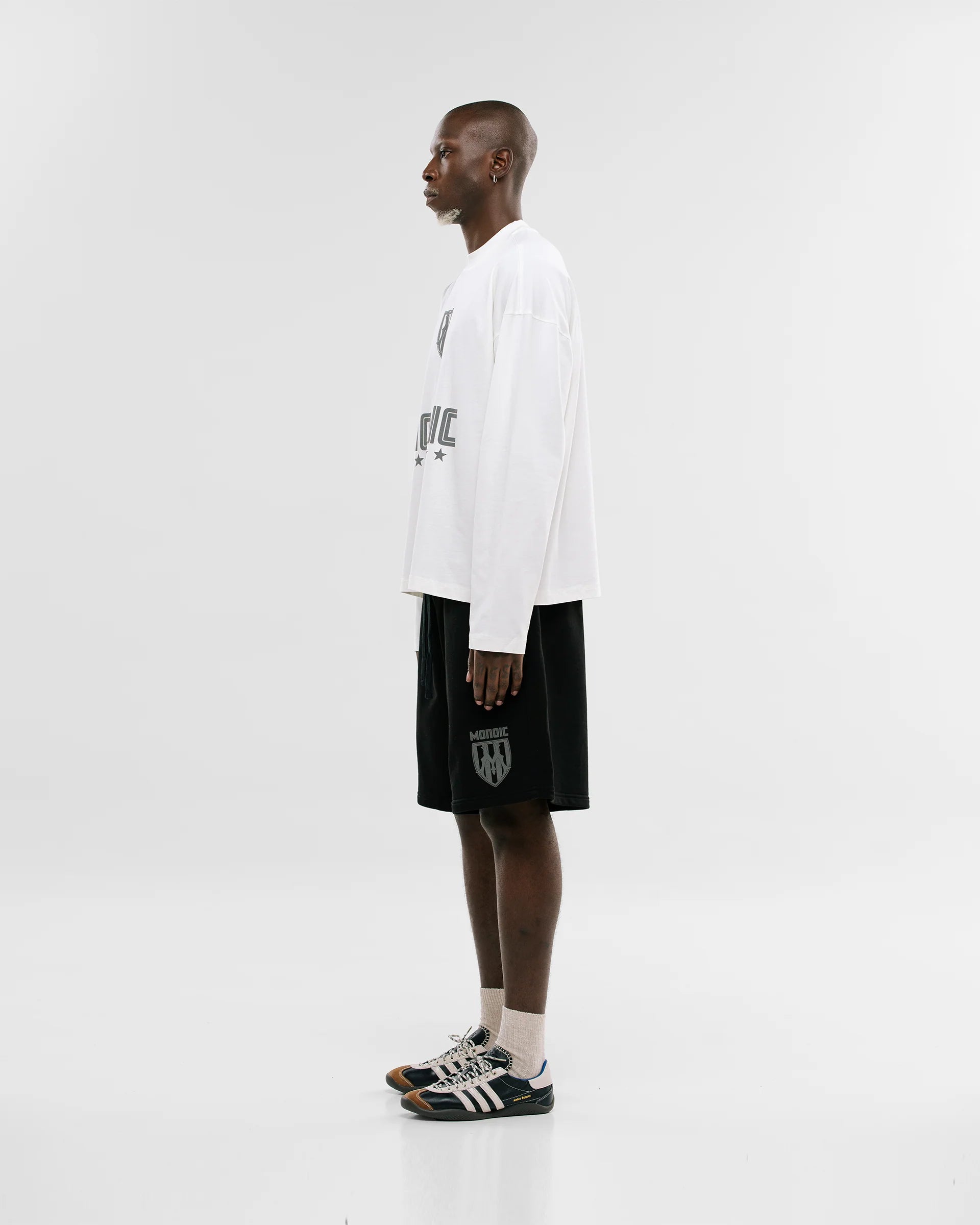 Monoic Short Shield - Negro