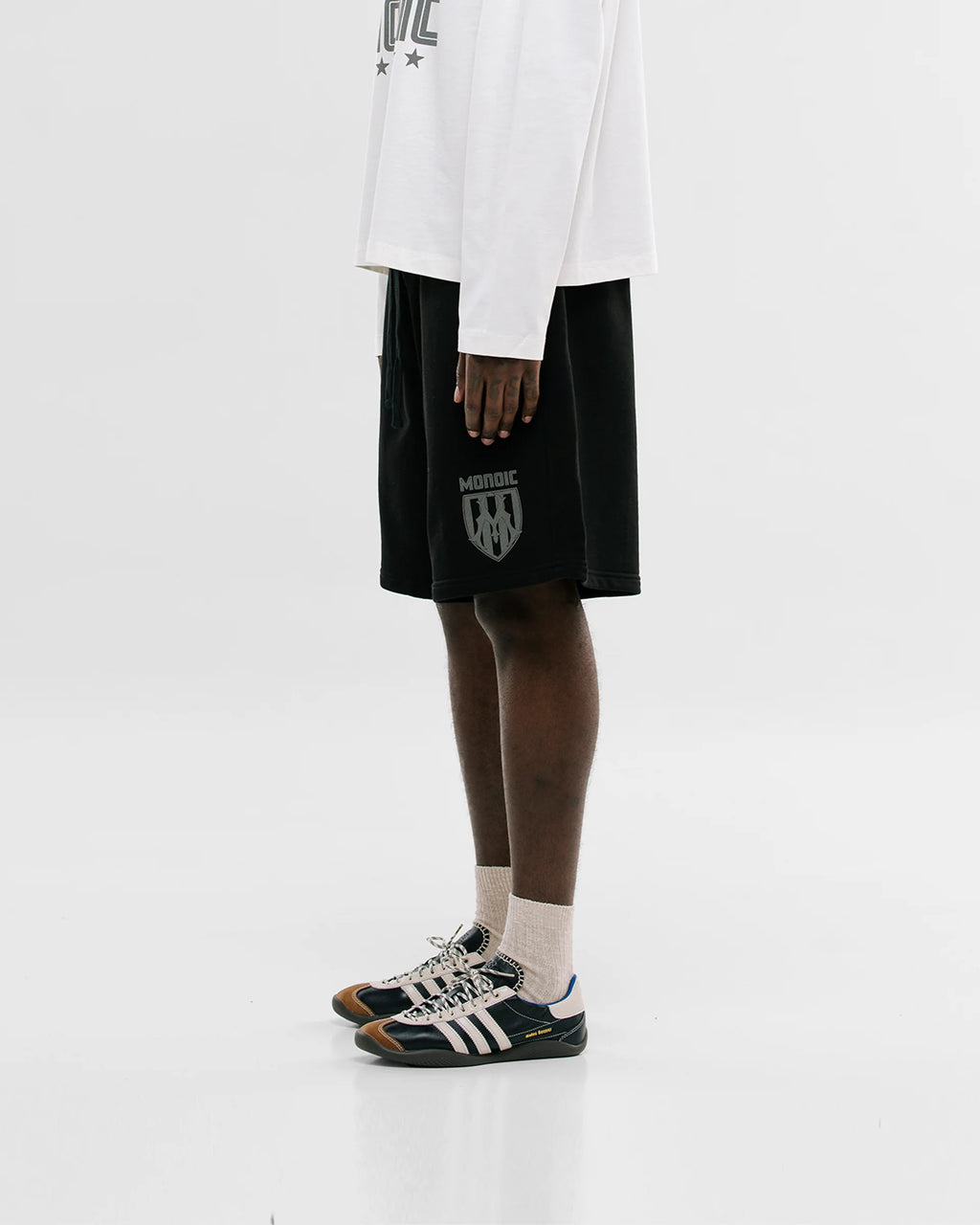 Monoic Short Shield - Negro