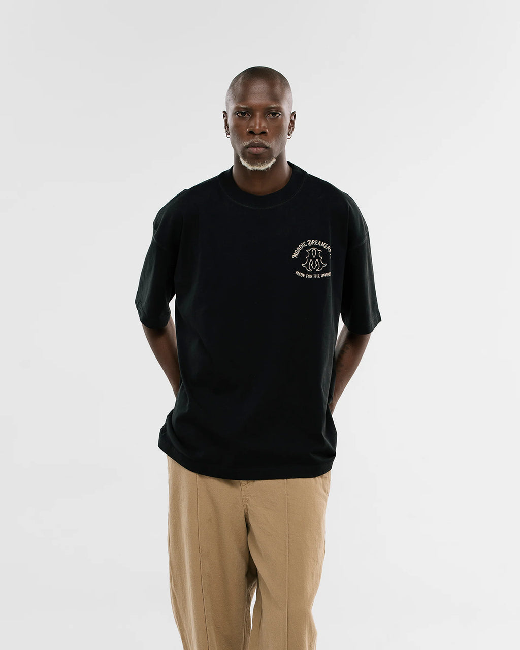 Monoic Camiseta Oversized Dreamers Club - Negro Oscuro