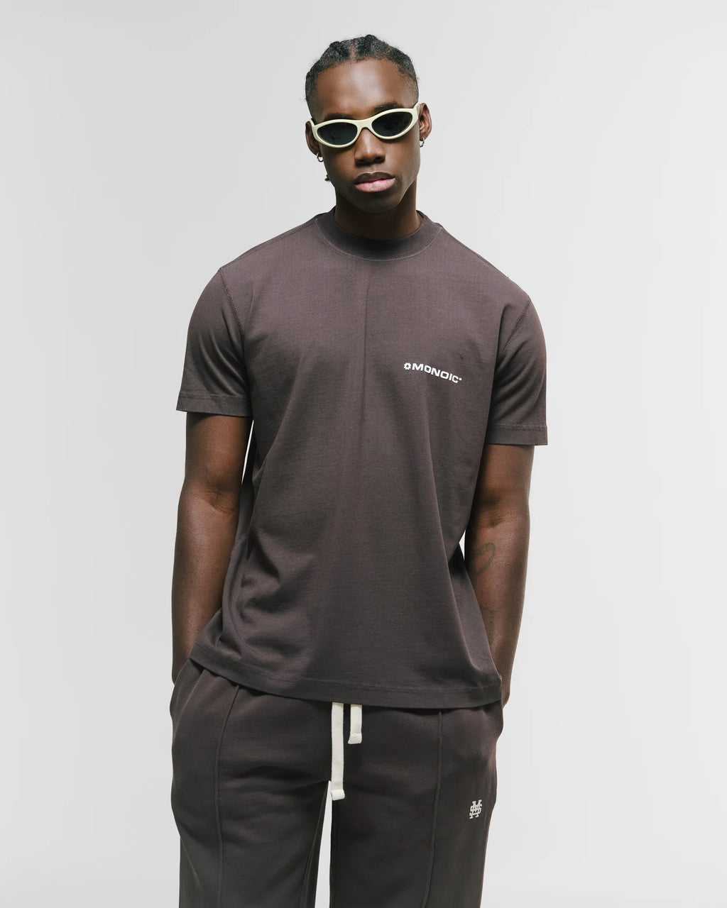 Monoic Camiseta Regular Fit Básica V4 - Café Chocolate