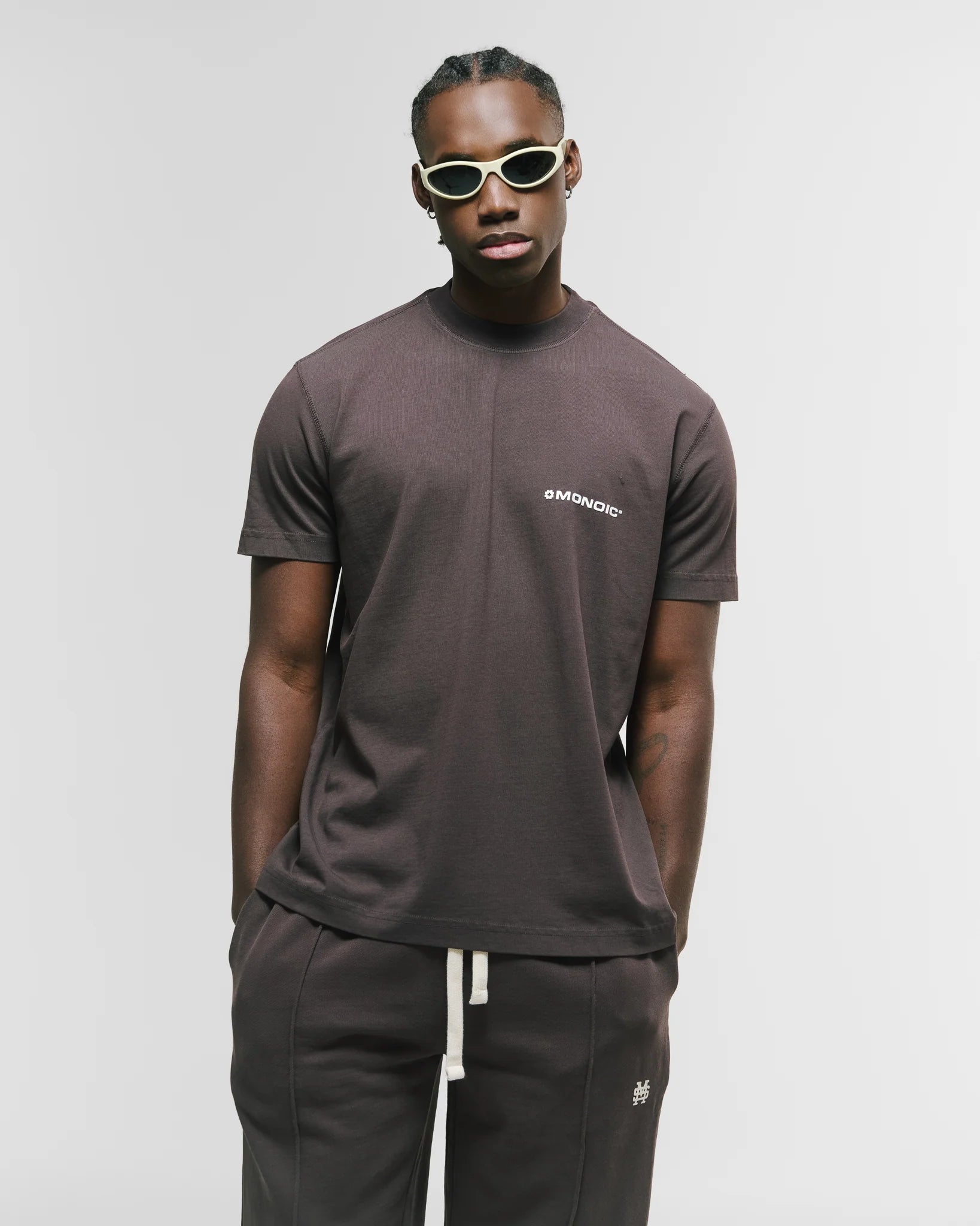 Monoic Camiseta Regular Fit Básica V4 - Café Chocolate
