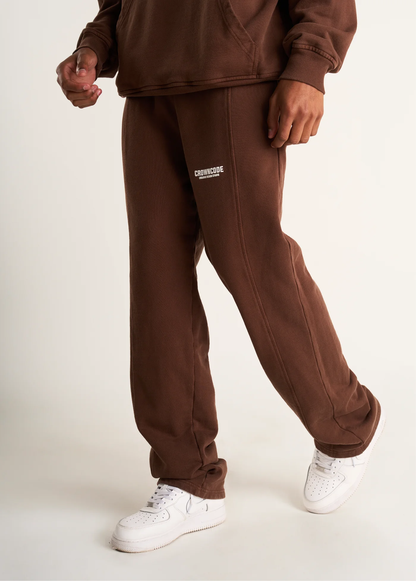 Crowncode jogger recto creative studio - chocolate