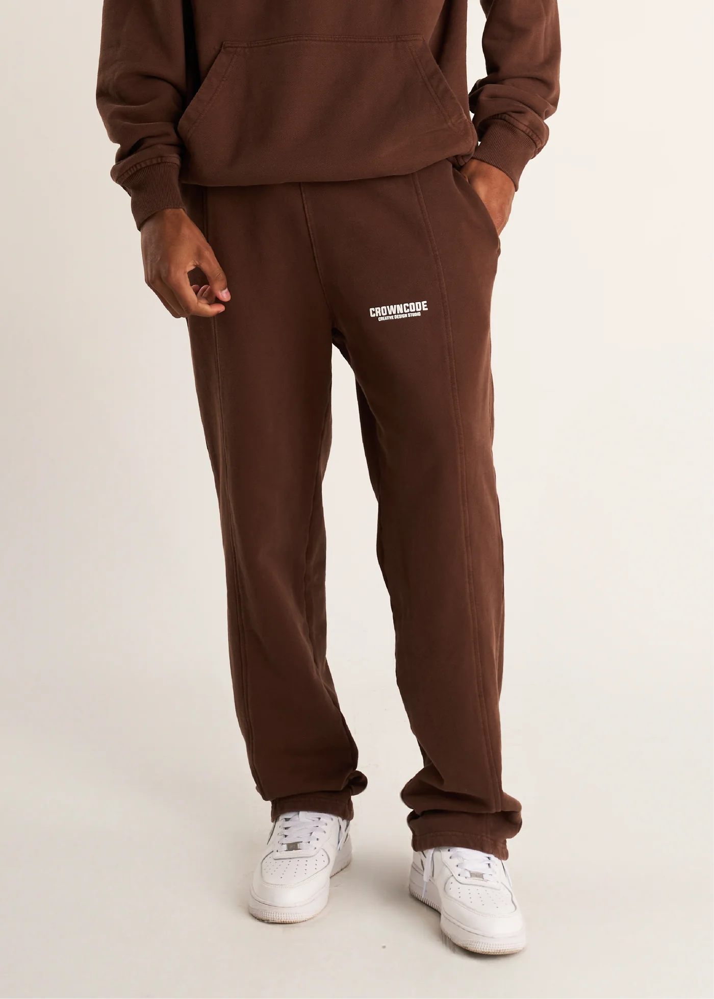 Crowncode jogger recto creative studio - chocolate
