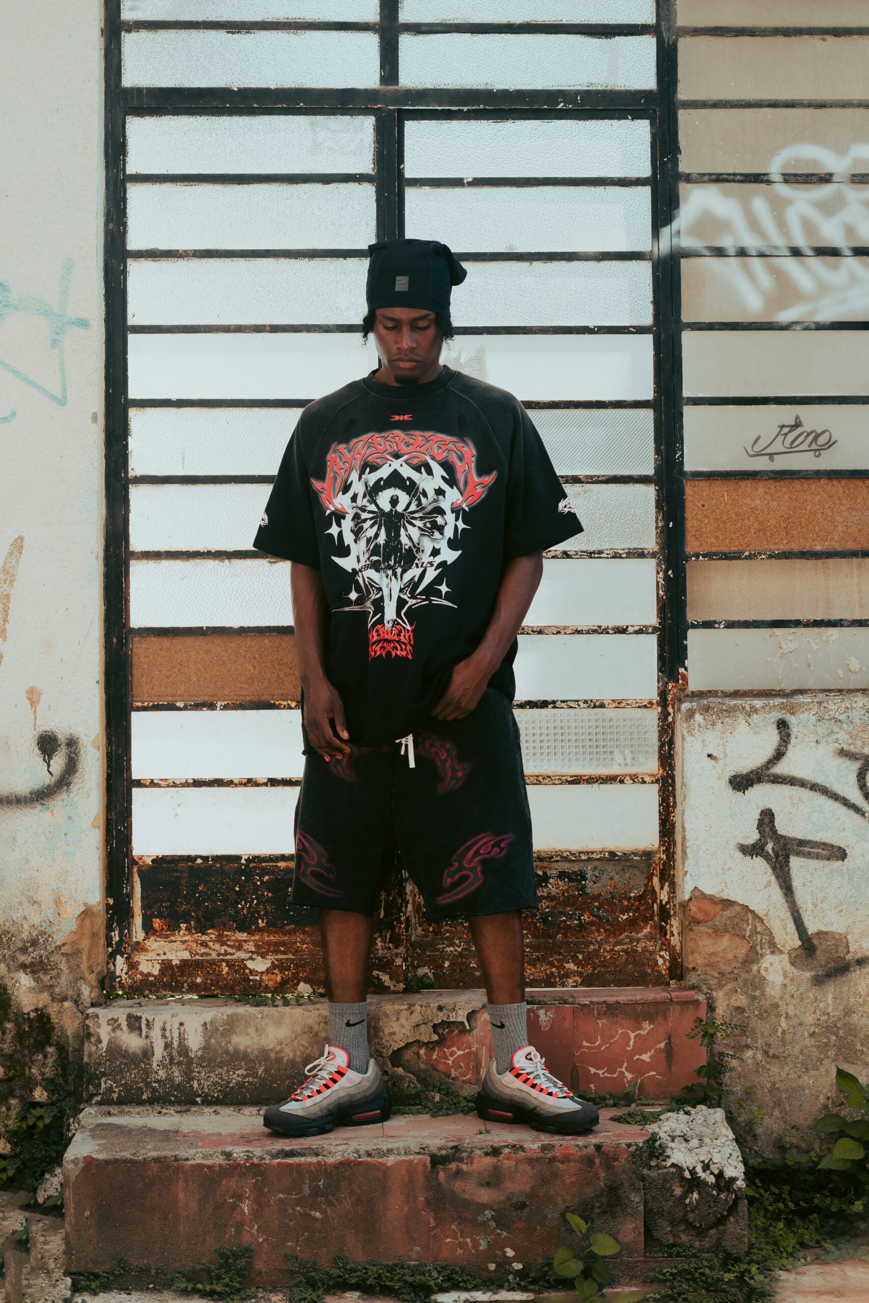 Nebula nexus tee vintage black CA018-0624