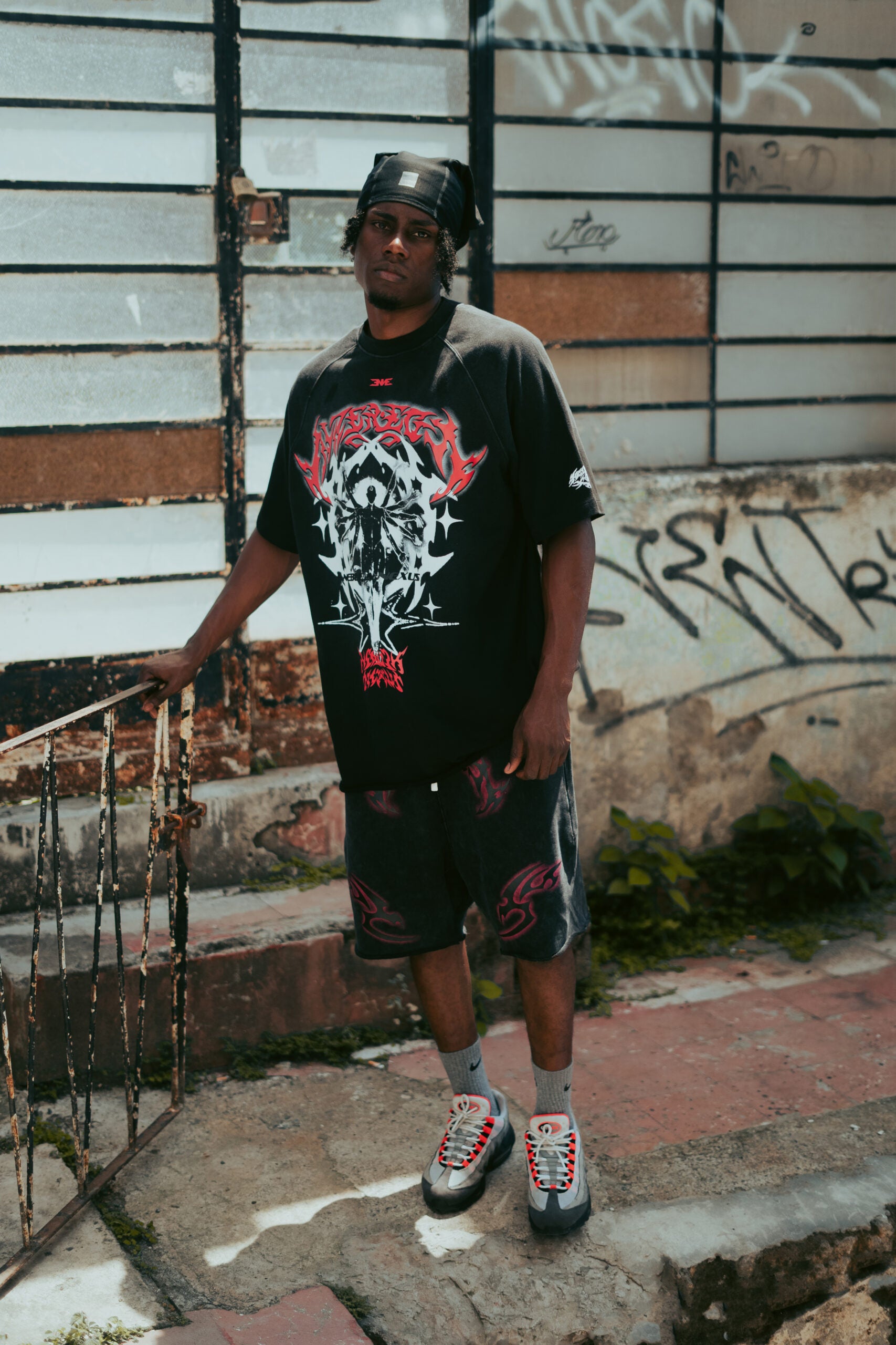 Nebula nexus tee vintage black CA018-0624