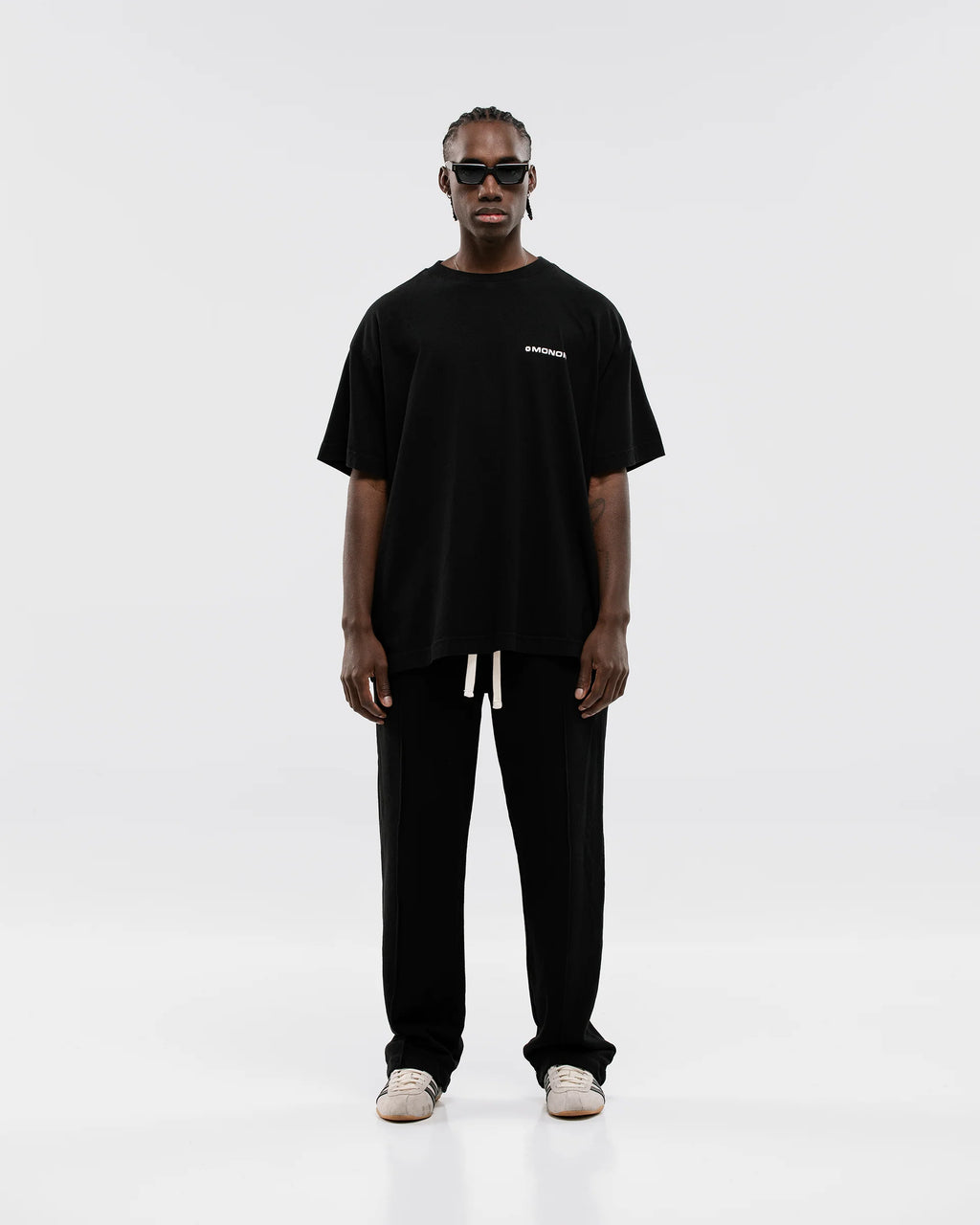 Monoic Camiseta Oversized Básica V2 - Negro Oscuro