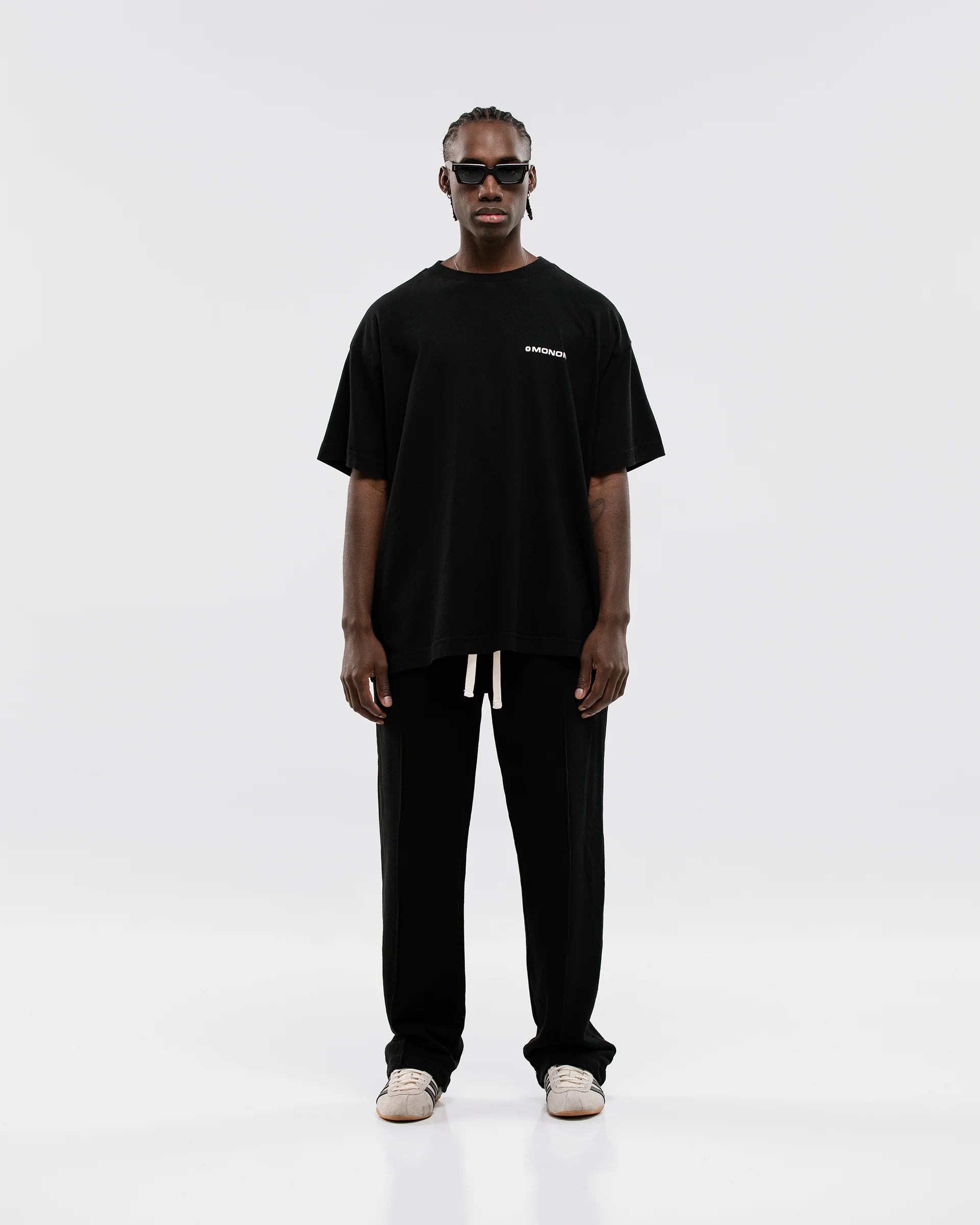 Monoic Camiseta Oversized Básica V2 - Negro Oscuro