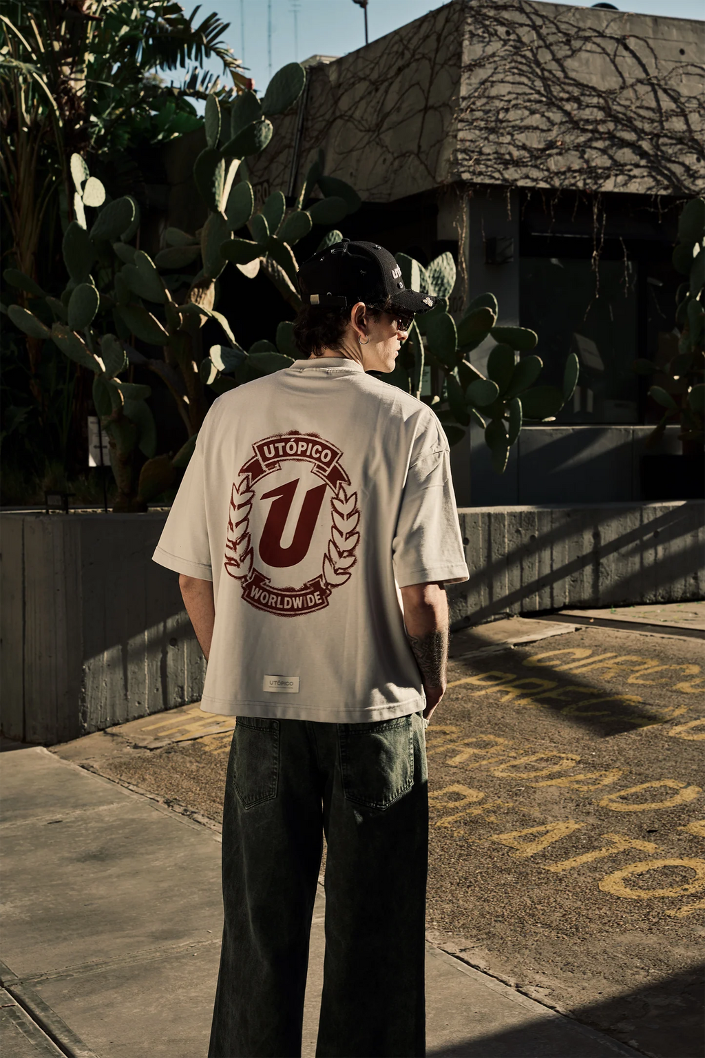 Utópico Camiseta Worldwide