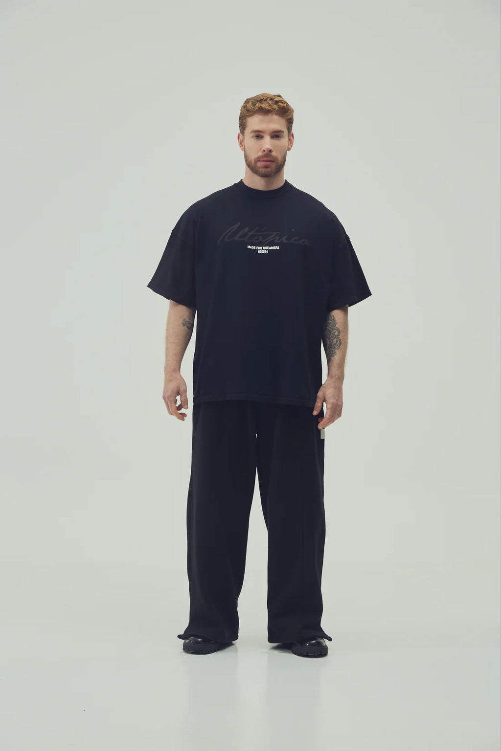 Utópico Camiseta Oversized - Negro